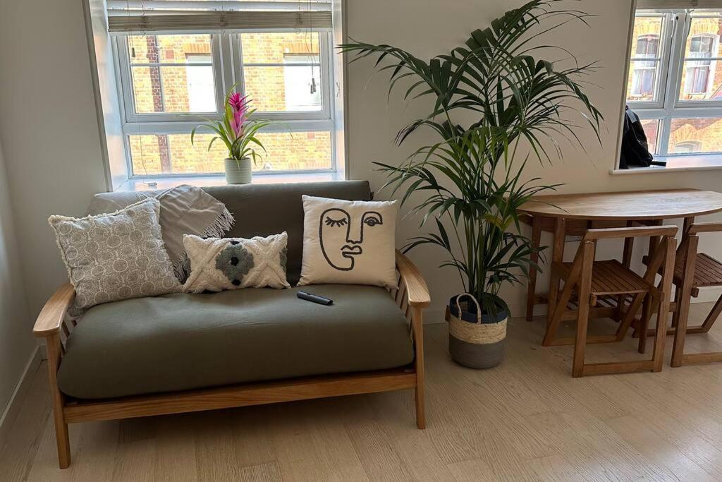 Cant Be Centrally Located Apartment London