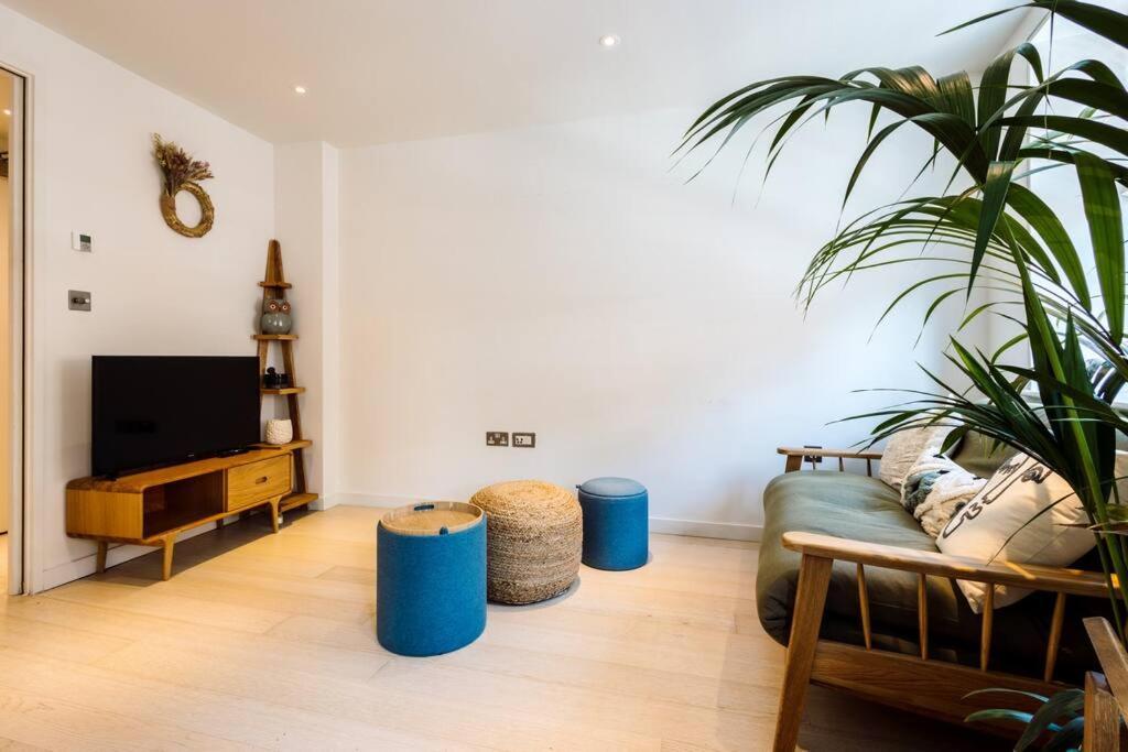 Apartment Cant Be Centrally Located London