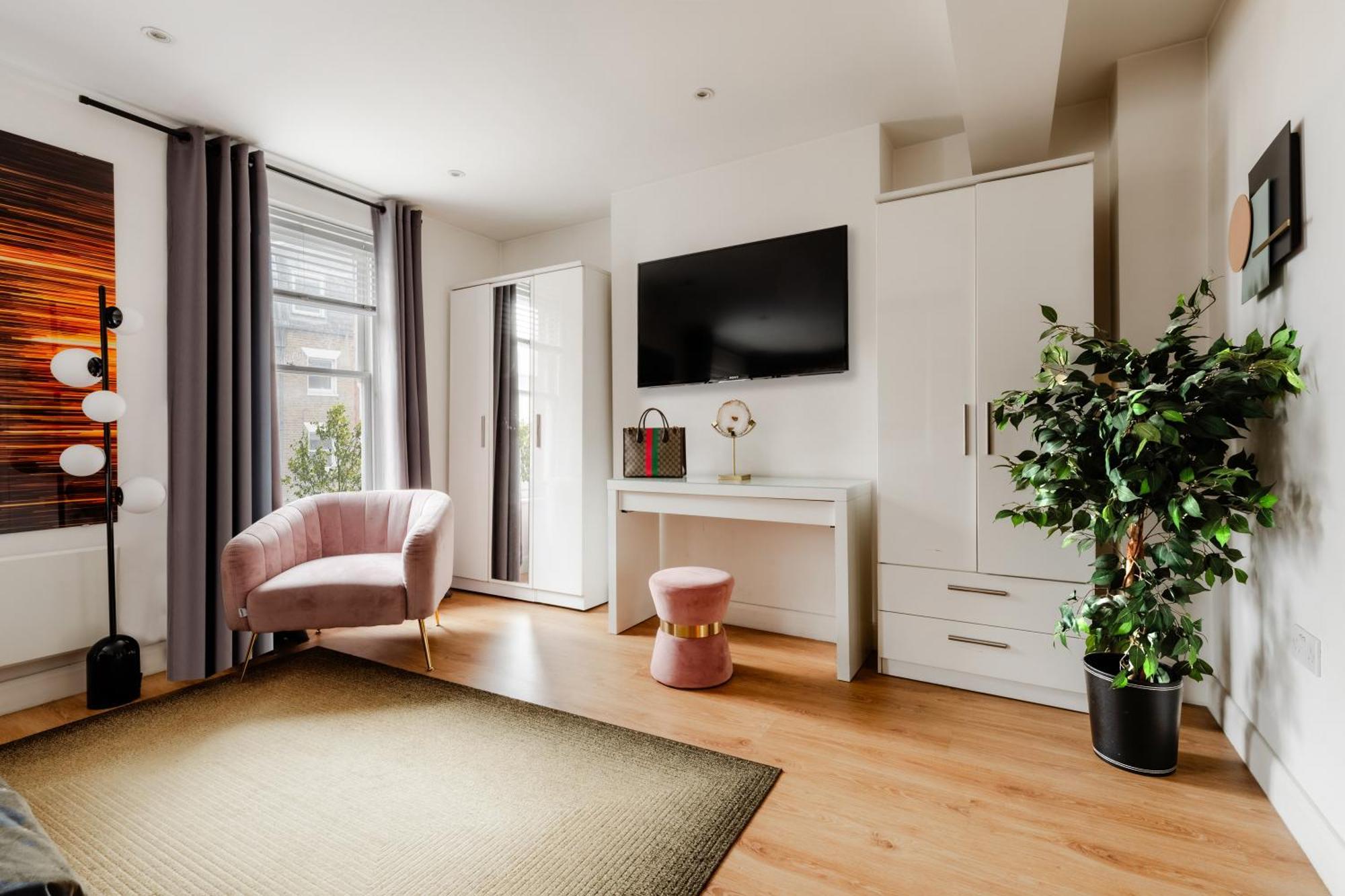 Architect's Sophisticated Private 3bed 3bath House Off Oxford St Apartment London