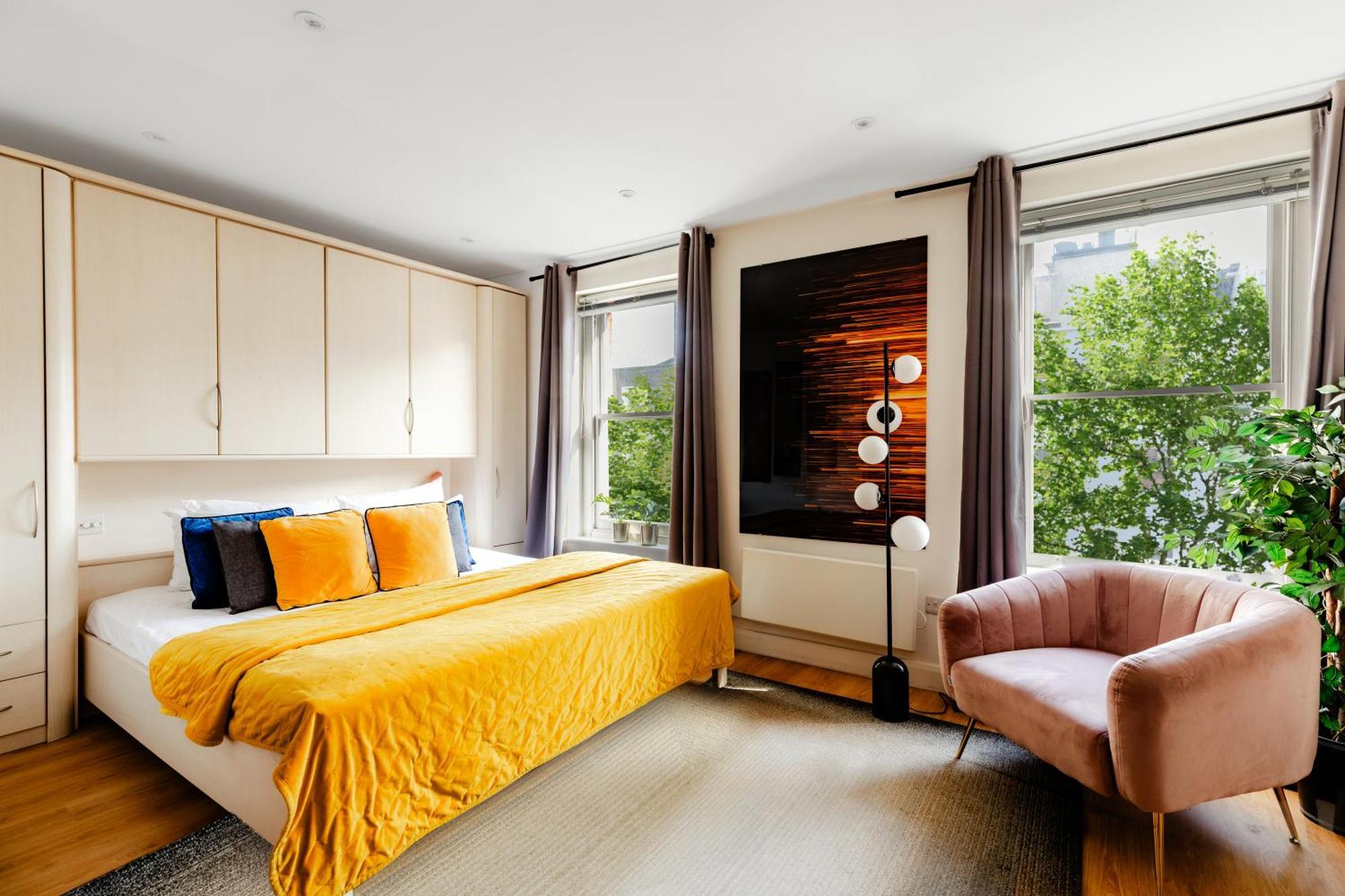 Architect's Sophisticated Private 3bed 3bath House Off Oxford St