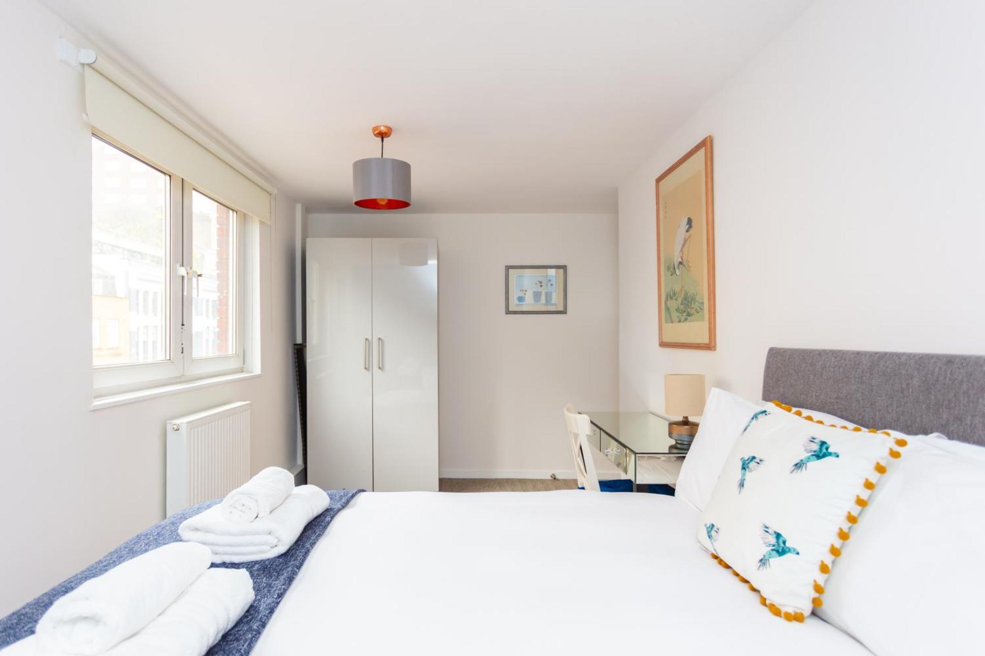 Apartment Spacious 3 Bedroom In Old Street London
