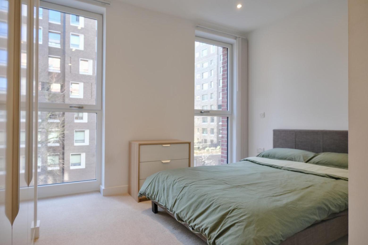 Luxury Near Tower Bridge, *