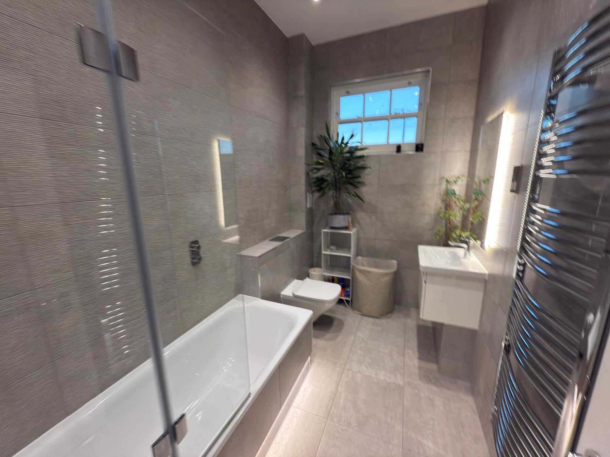 West Luxury Oasis, Ealing Broadway - Location!!! Londen