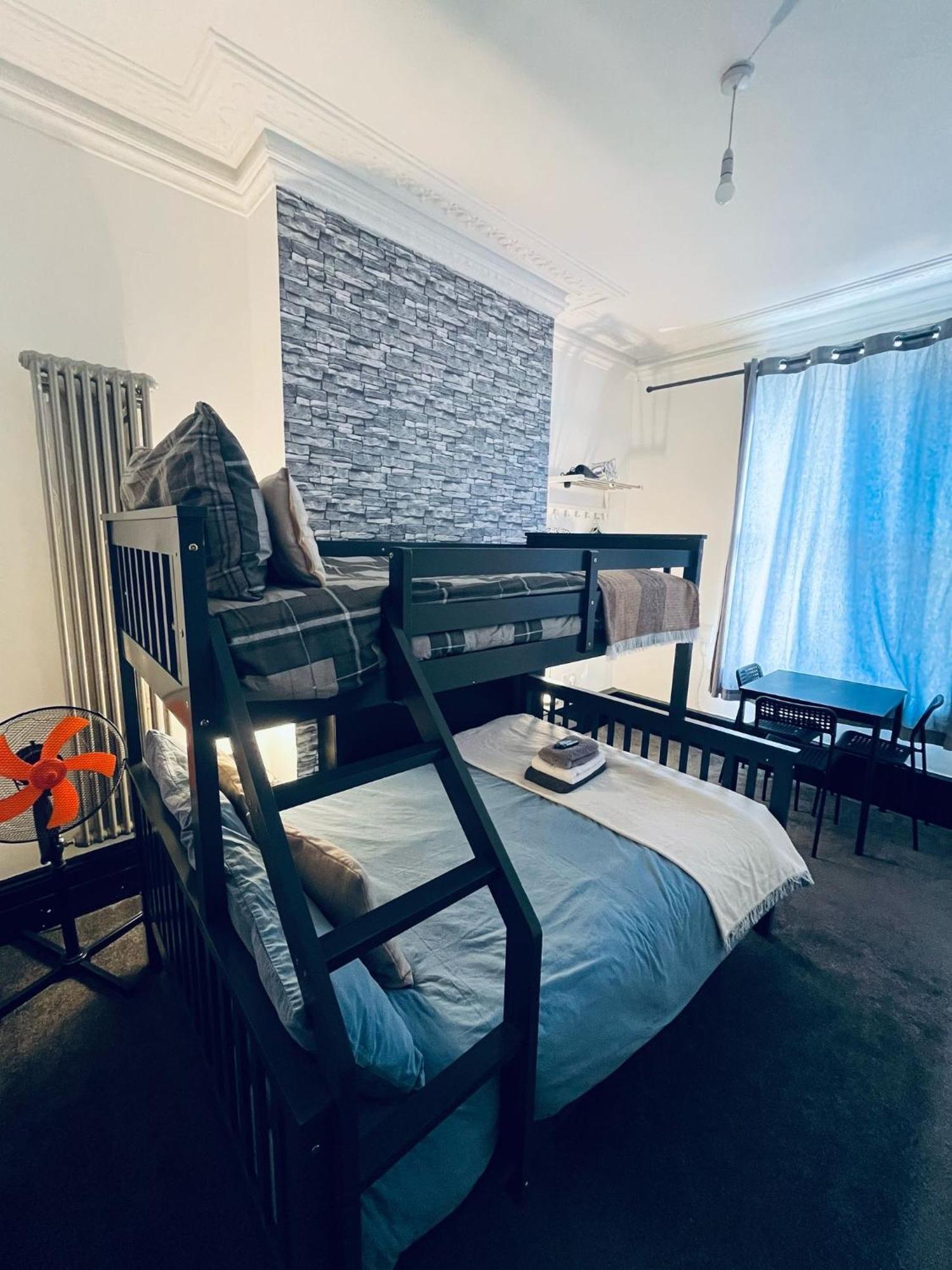 Guest house 10 Minutes To Vaux *