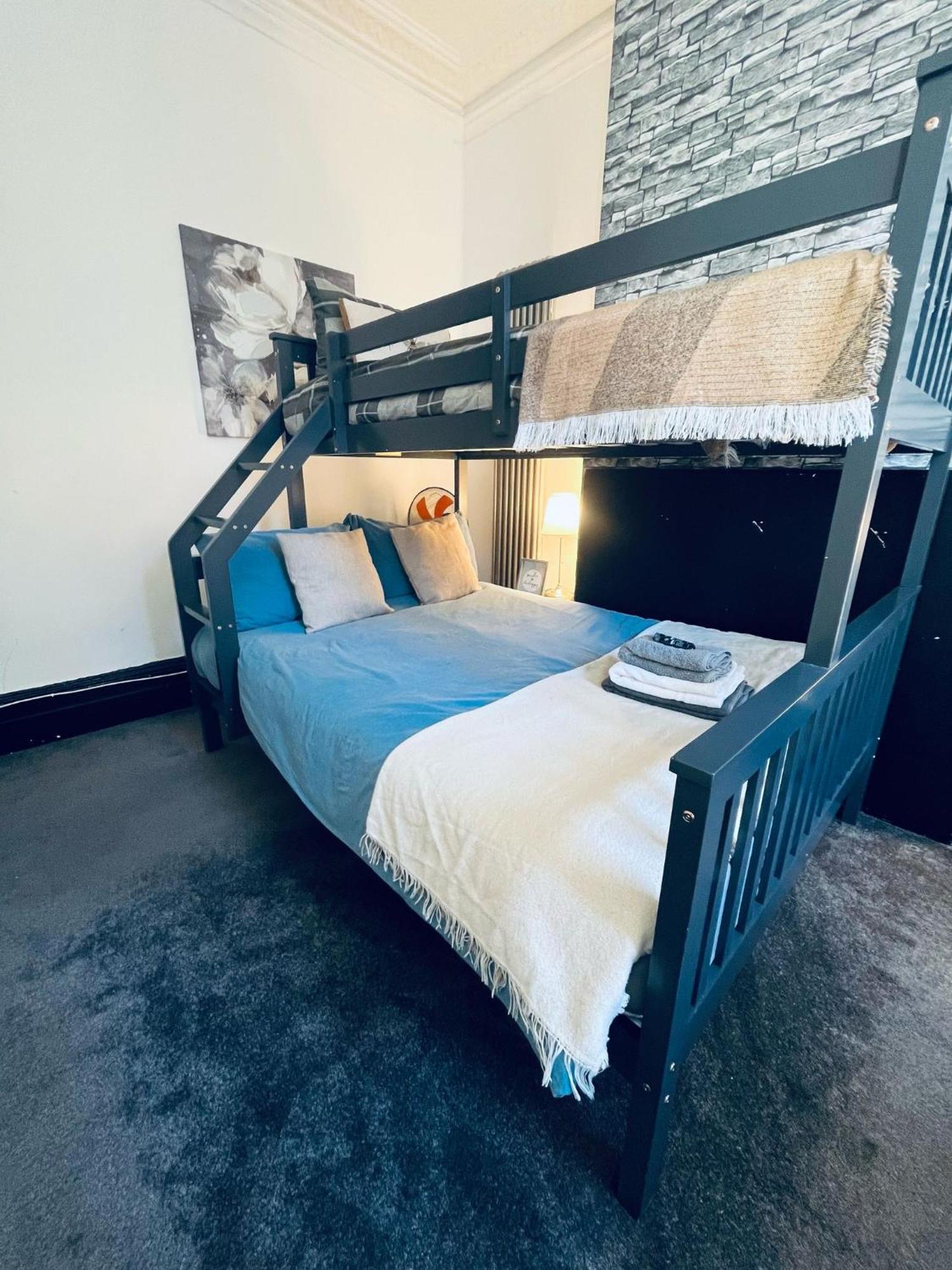 Guest house 10 Minutes To Vaux London