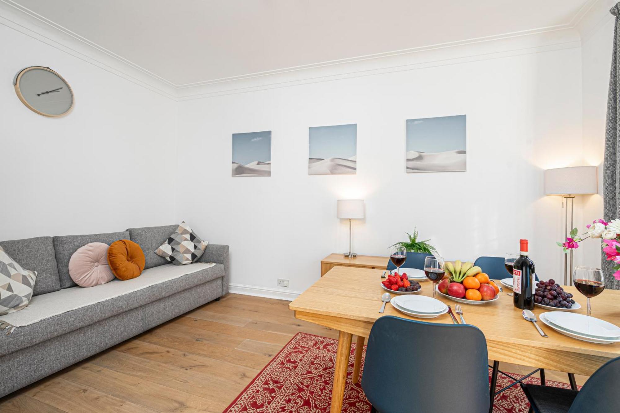 Baker Street Apartment