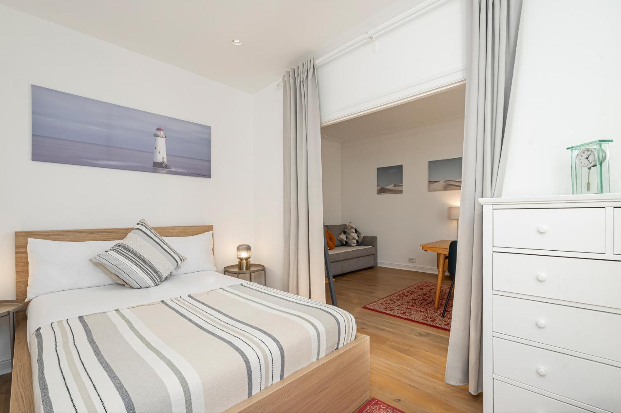 Baker Street Apartment London