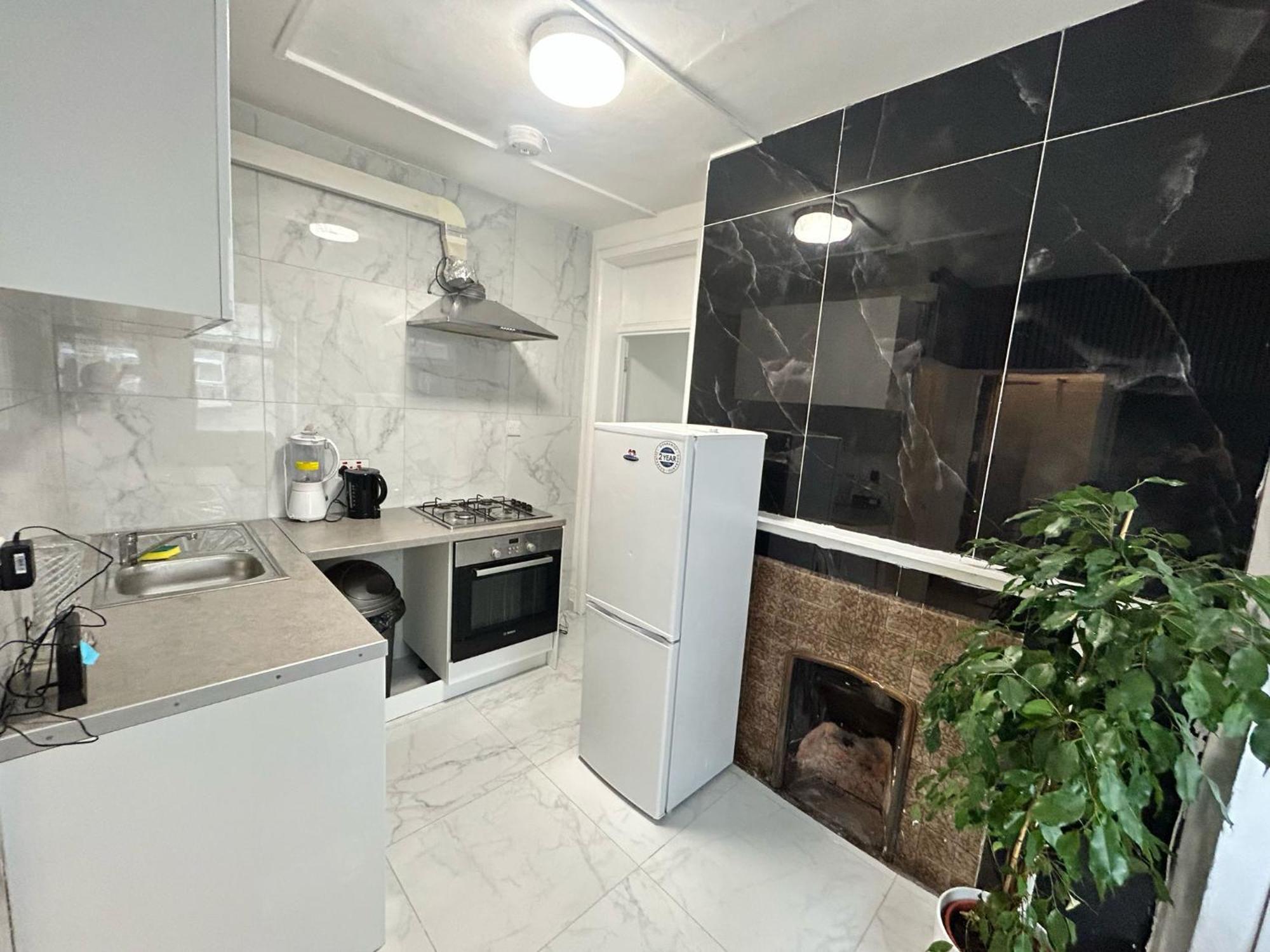 2 Bedroom Flat On First Floor Apartment