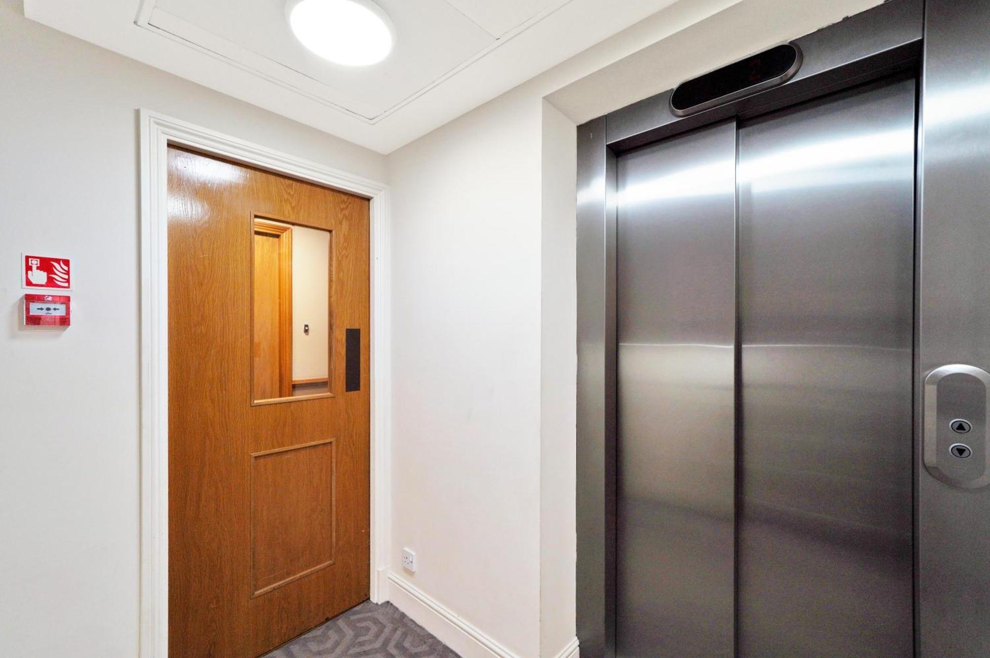 Apartment Luxury 3-bed With Private Garden En-suites & Underground Parking Prime Nw6 Location London