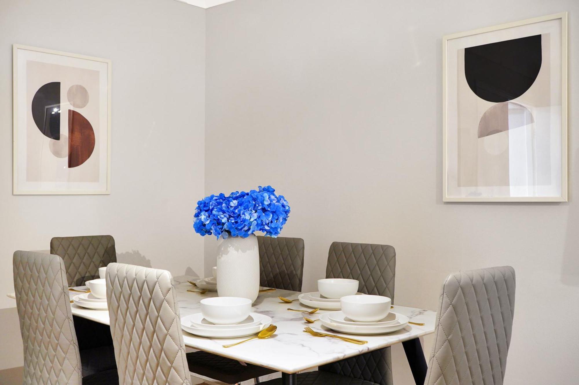 Apartment Luxury 3-bed With Private Garden En-suites & Underground Parking Prime Nw6 Location