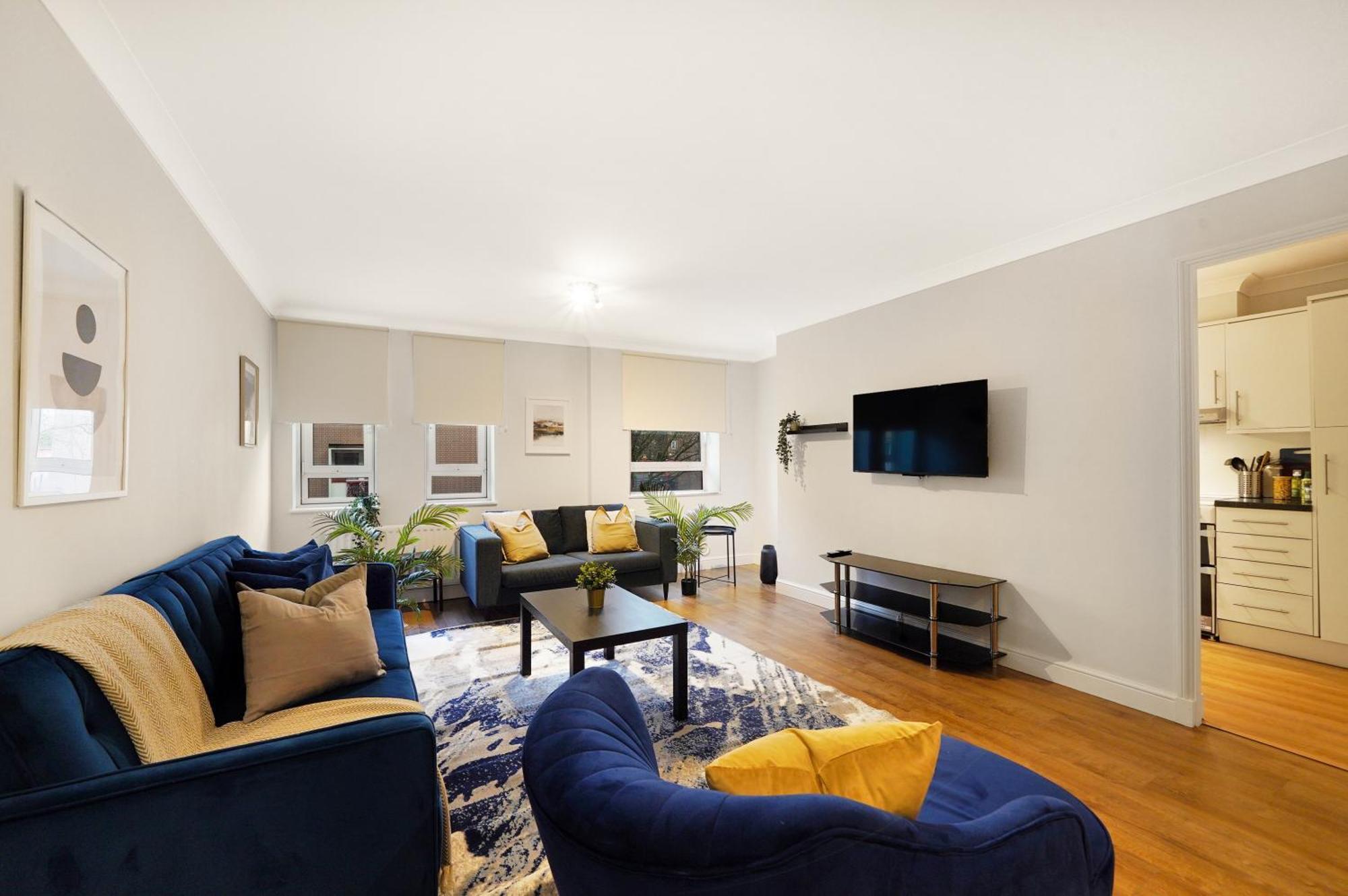 Luxury 3-bed With Private Garden En-suites & Underground Parking Prime Nw6 Location