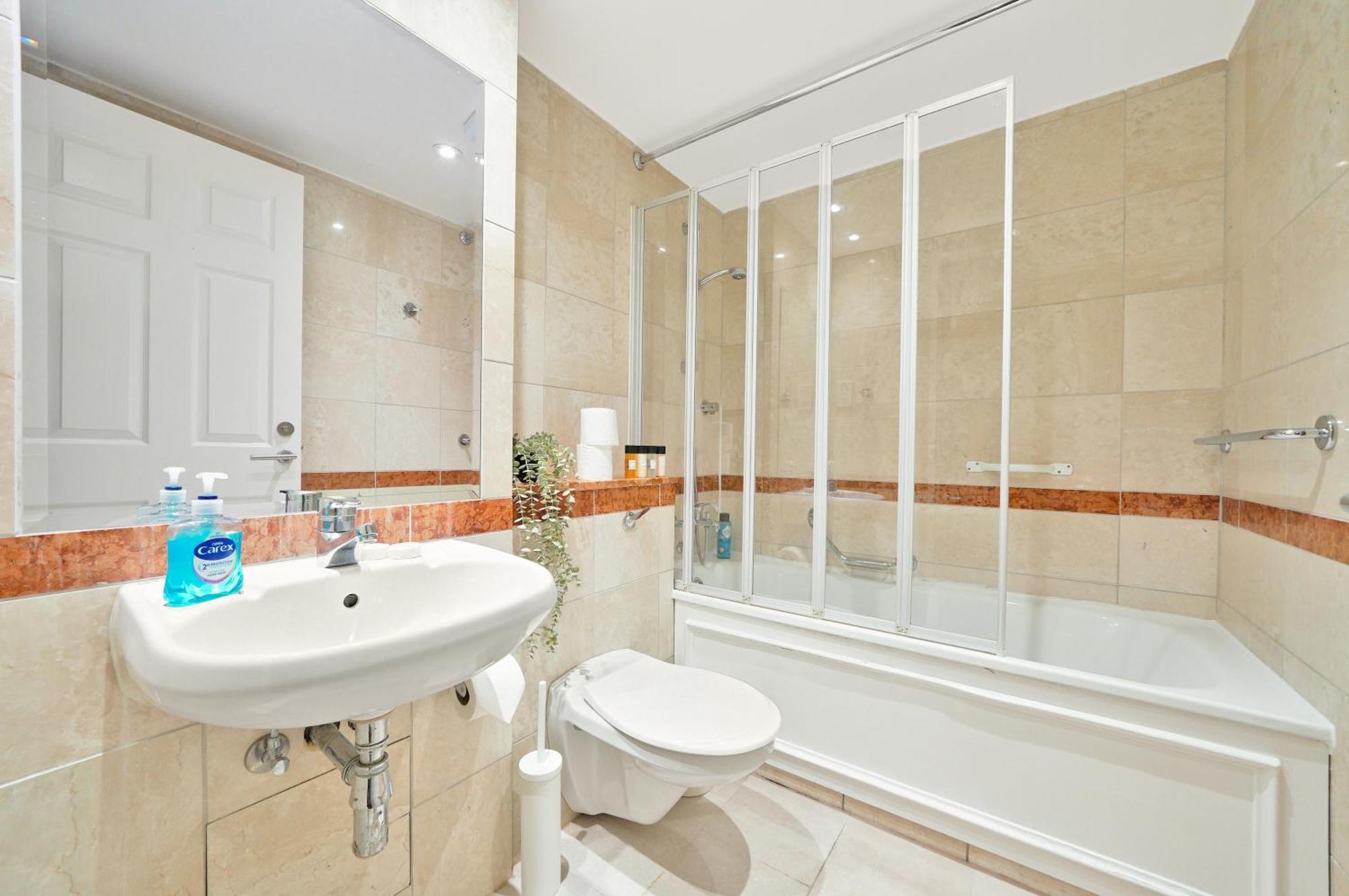 Apartment Luxury 3-bed With Private Garden En-suites & Underground Parking Prime Nw6 Location London
