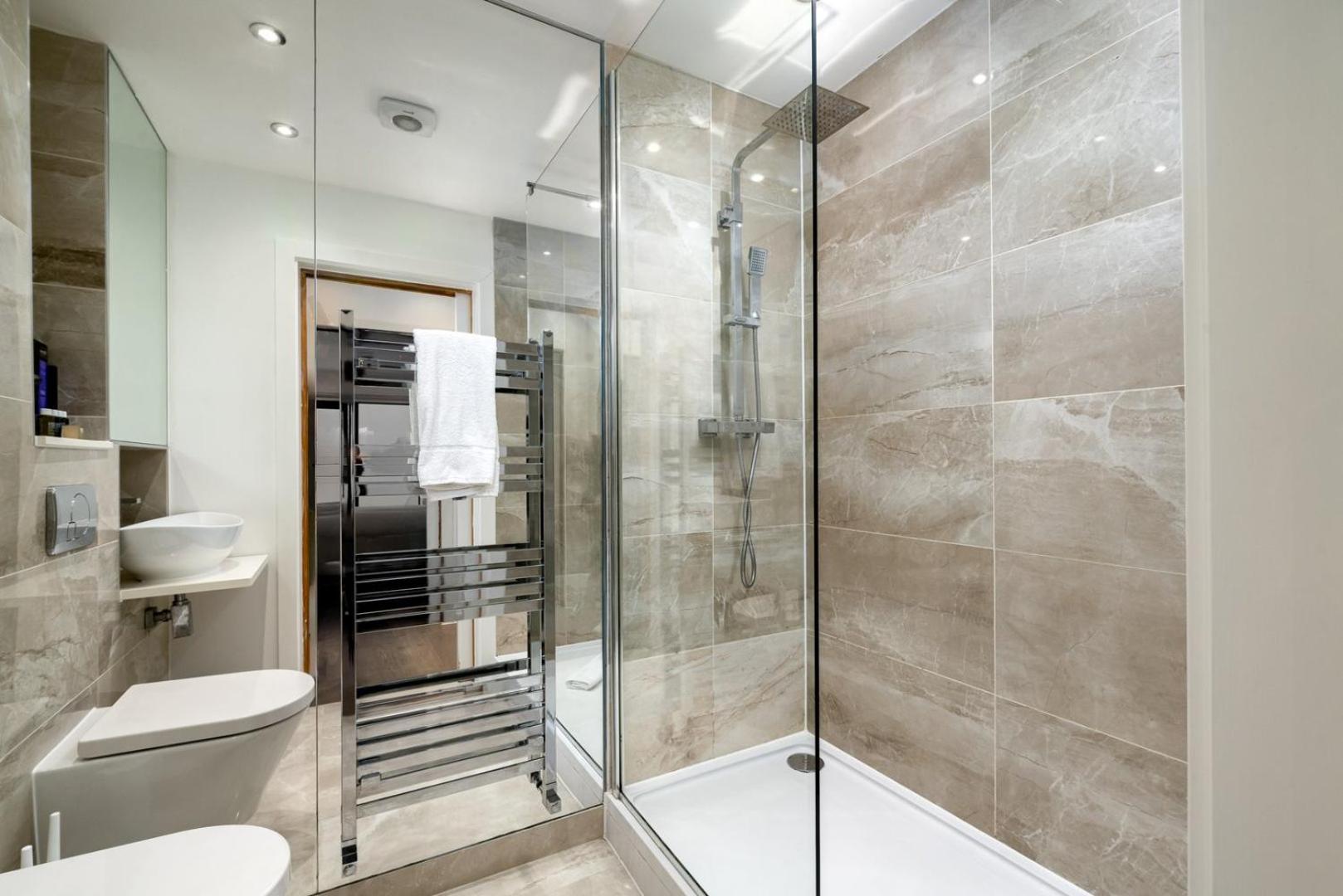 Guestready - A Stylish Haven In London