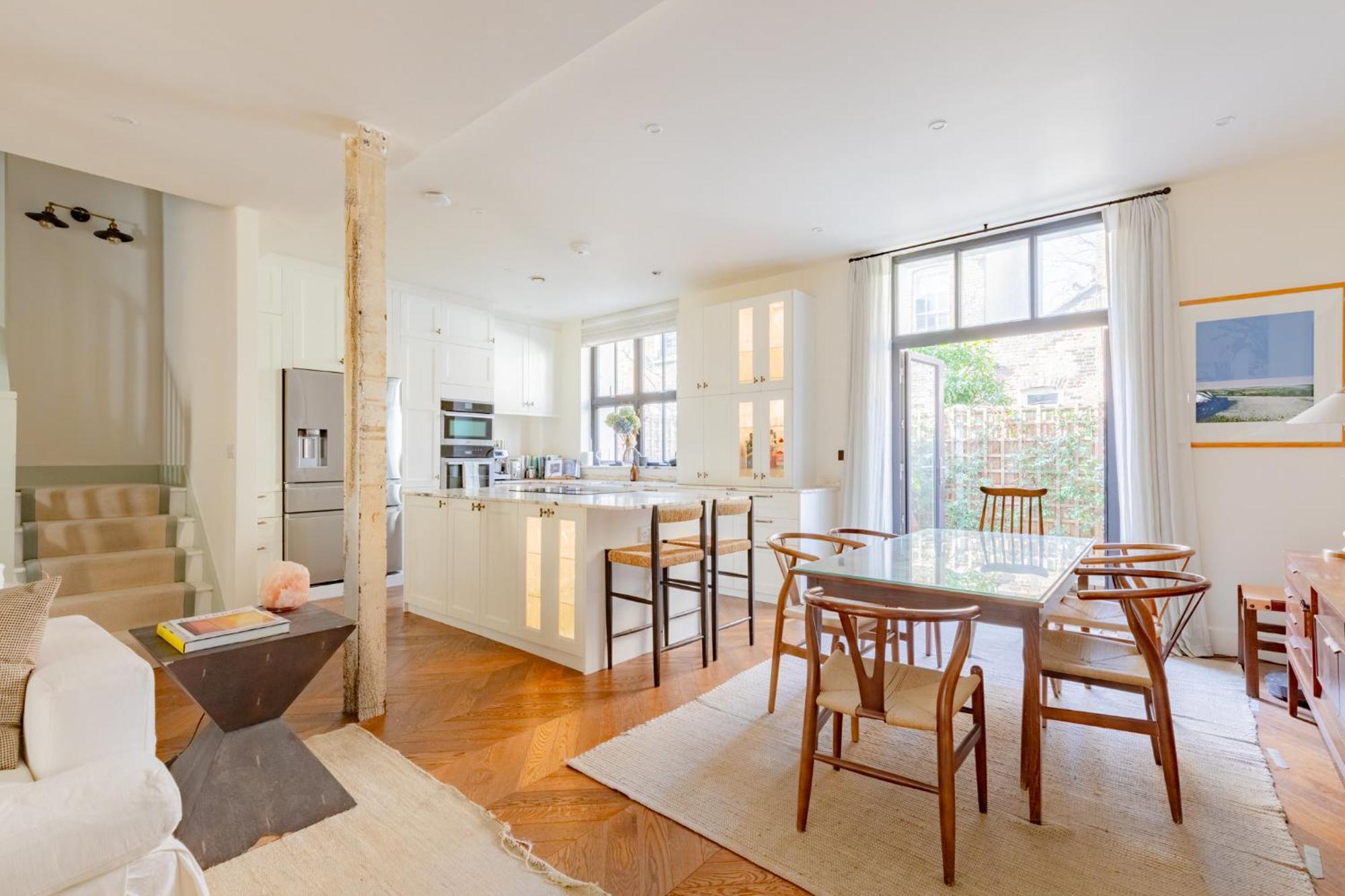 Impeccably Curated 2bd South East
