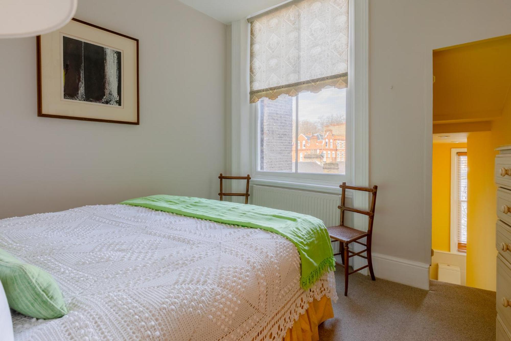 Vintage 1bd Flat 5 Mins From Earls Court Station Apartment