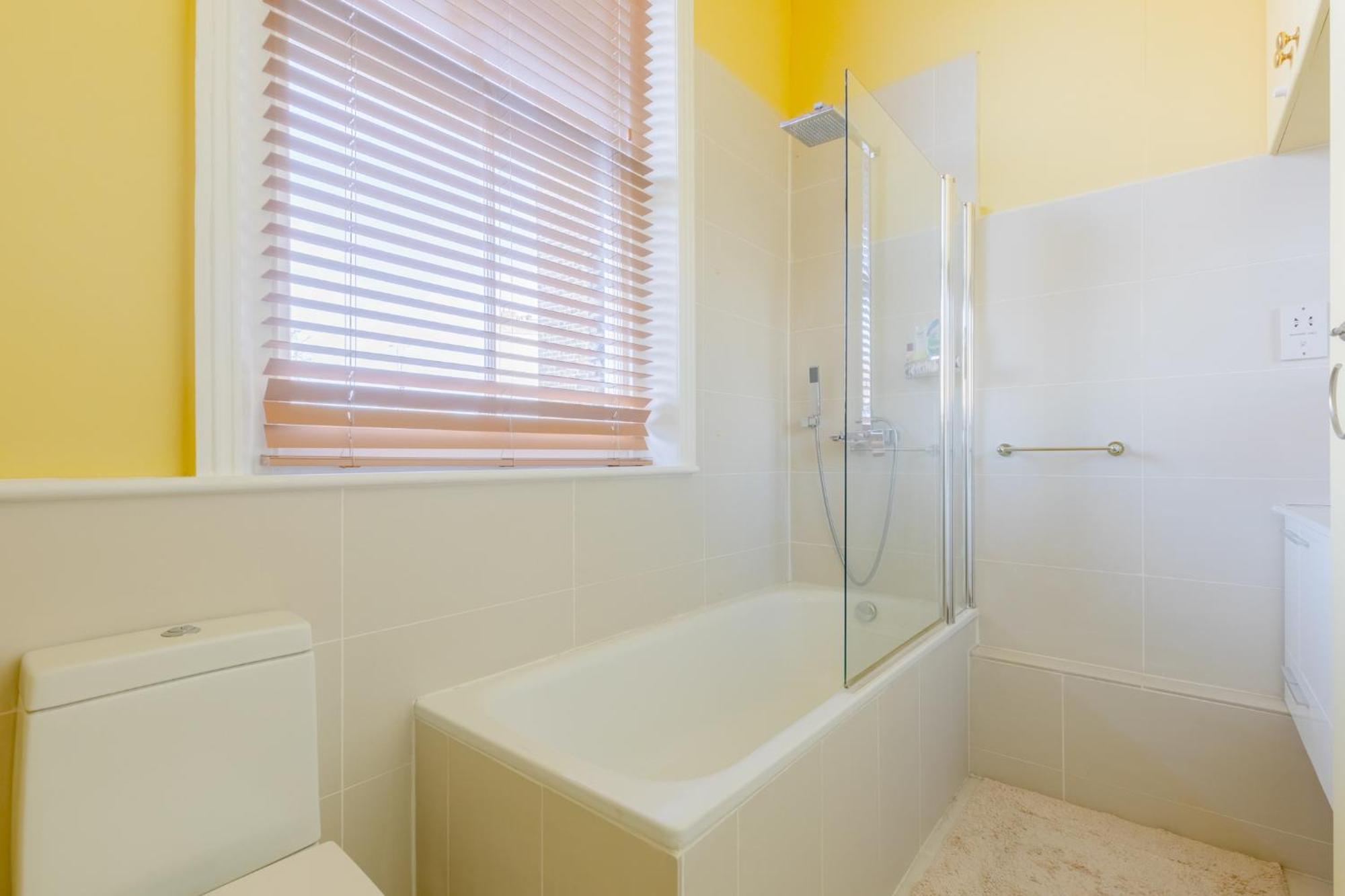 Apartment Vintage 1bd Flat 5 Mins From Earls Court Station London
