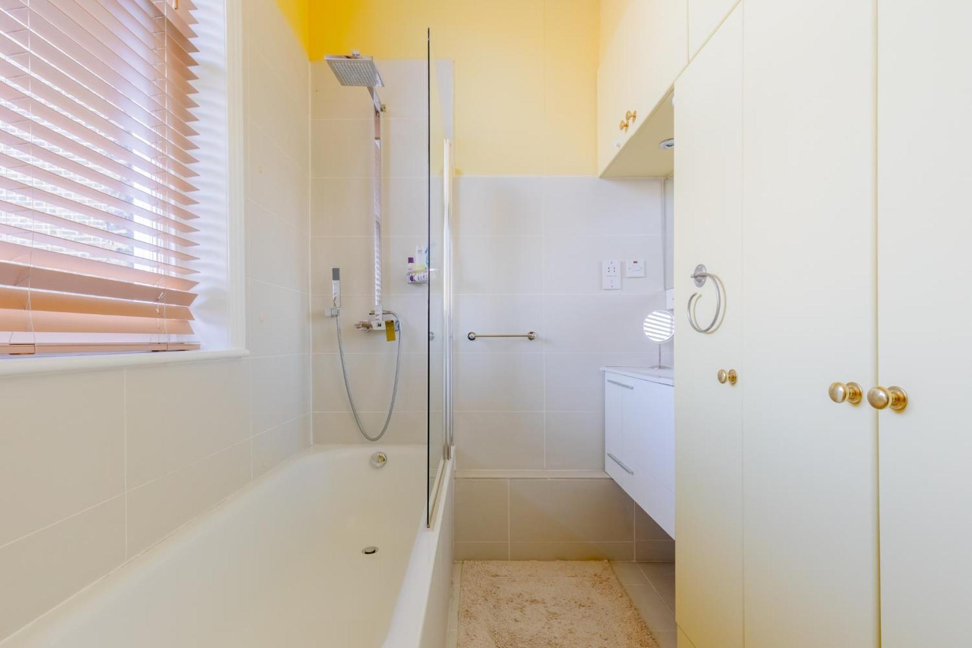 Vintage 1bd Flat 5 Mins From Earls Court Station * London