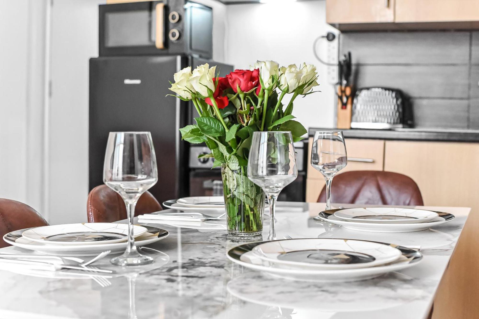 Prime Location In Camden 4 Mins To Kings Cross, 1 Mins To Euston Apartment *