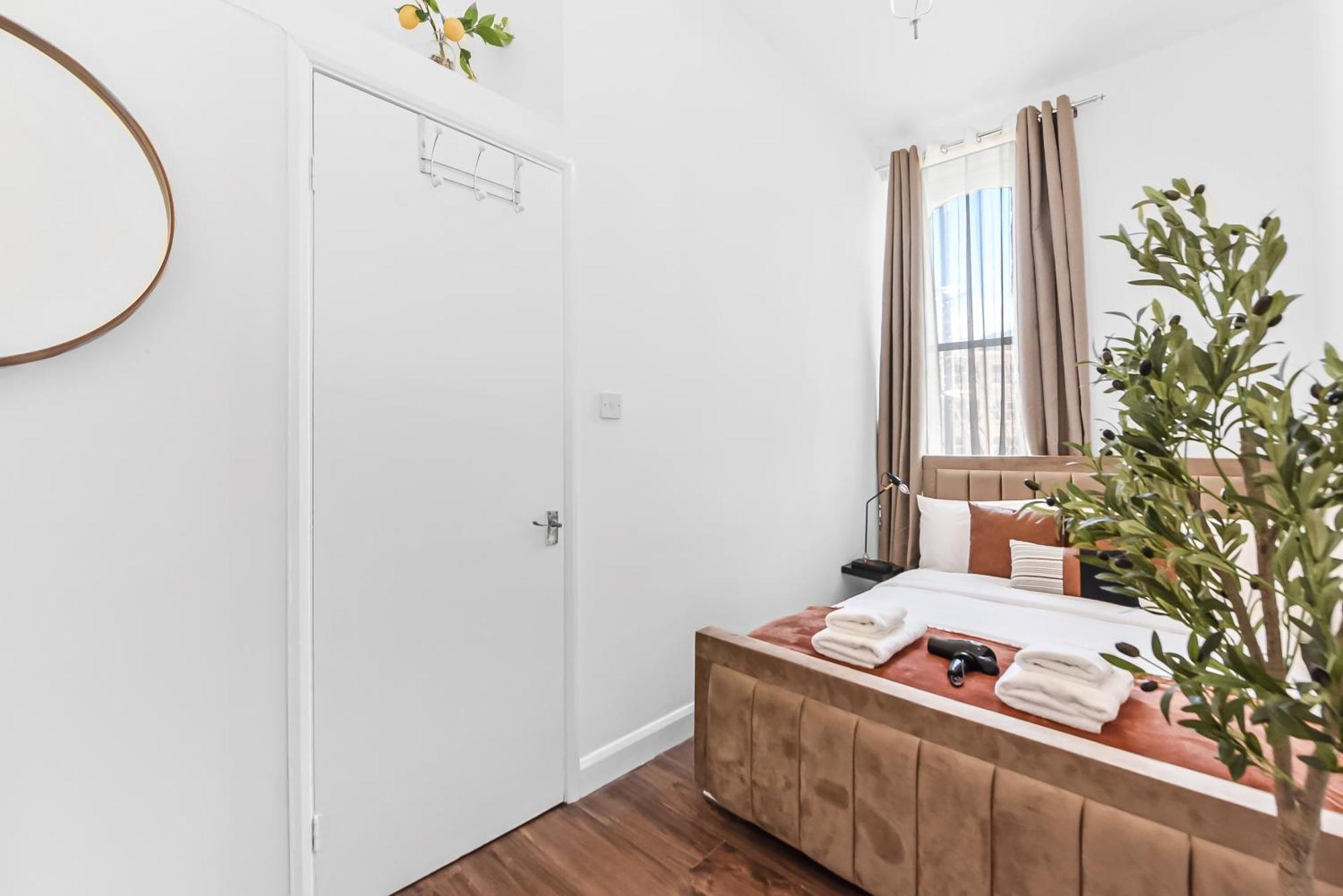 Prime Location In Camden 4 Mins To Kings Cross, 1 Mins To Euston * London
