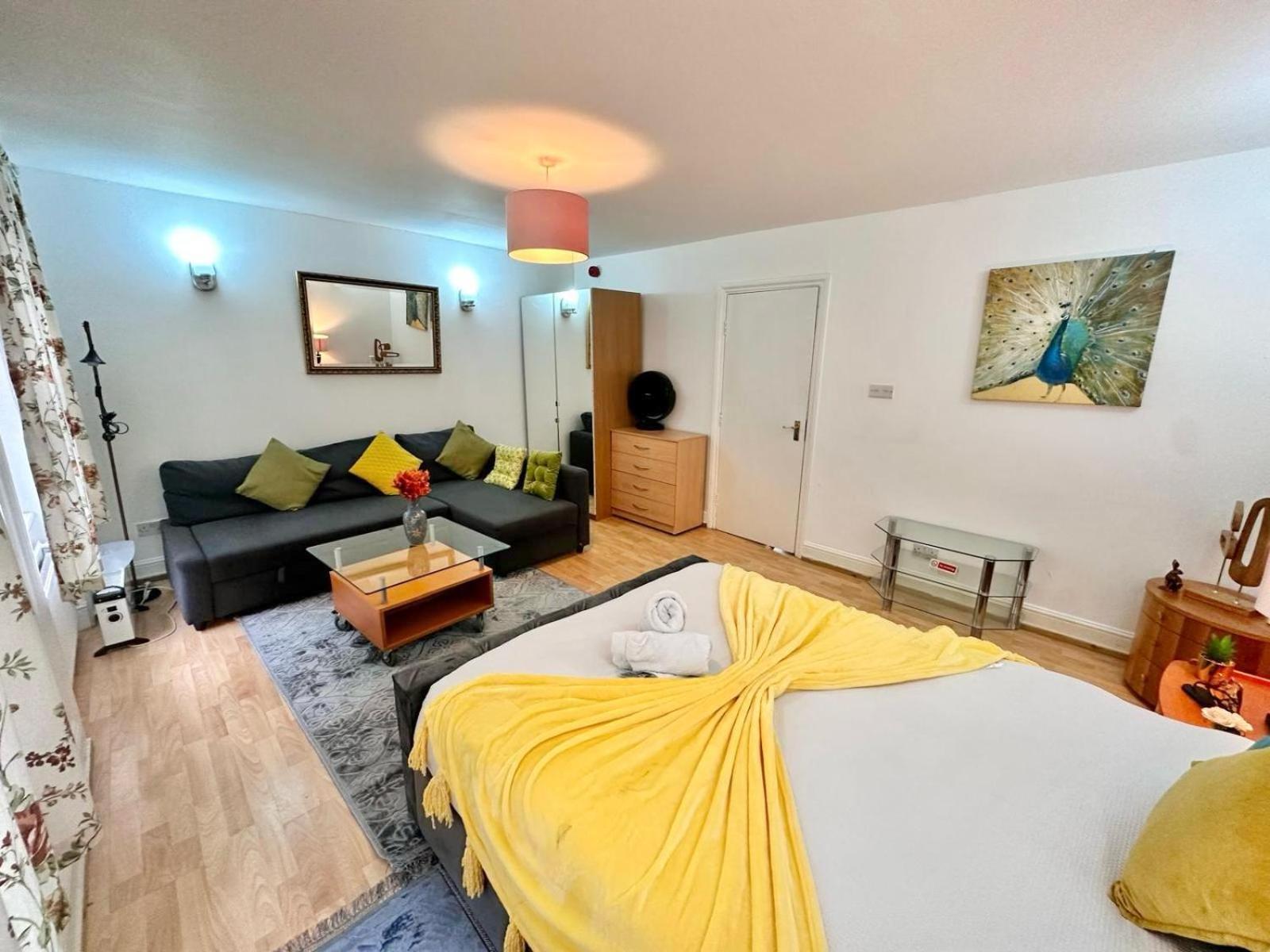 Edgware Road Beautiful Family * London