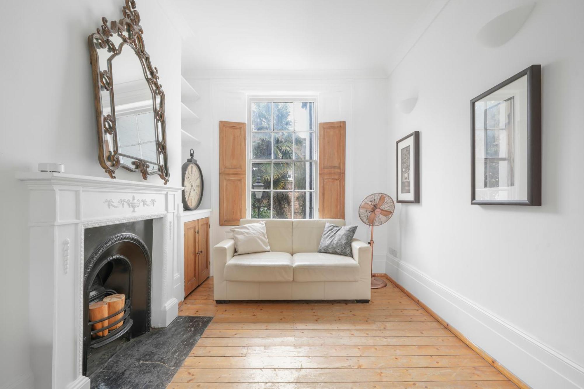 5 Bedroom House - 2 To 8 People London