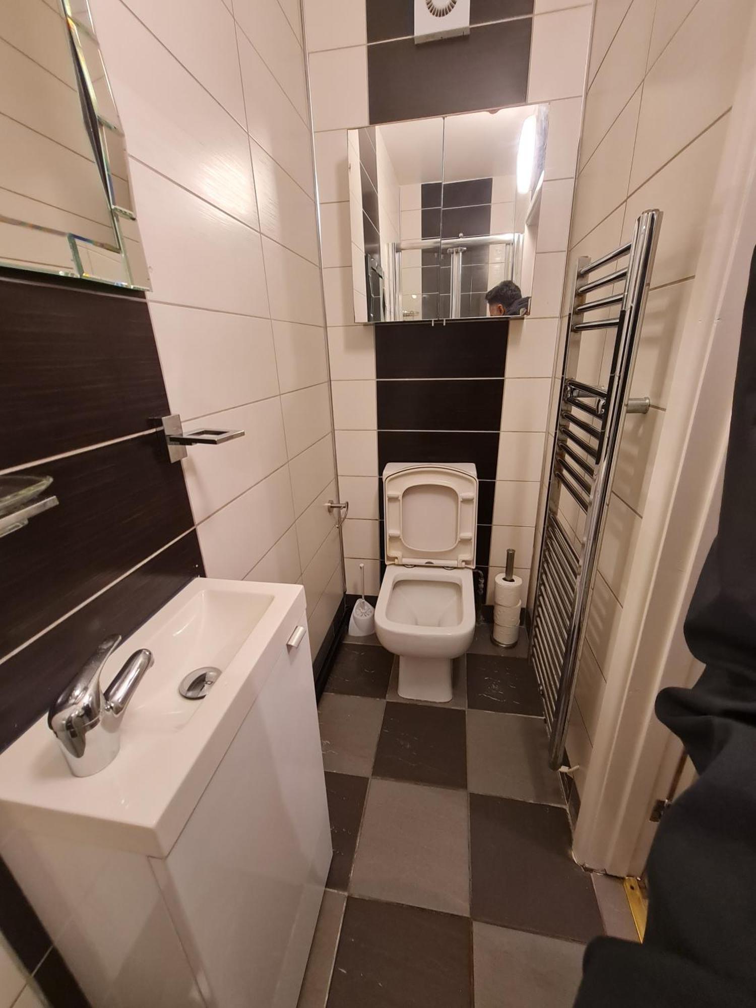 St 5 - Quiet Flat - 11 Mins Walk To Tube Apartment *