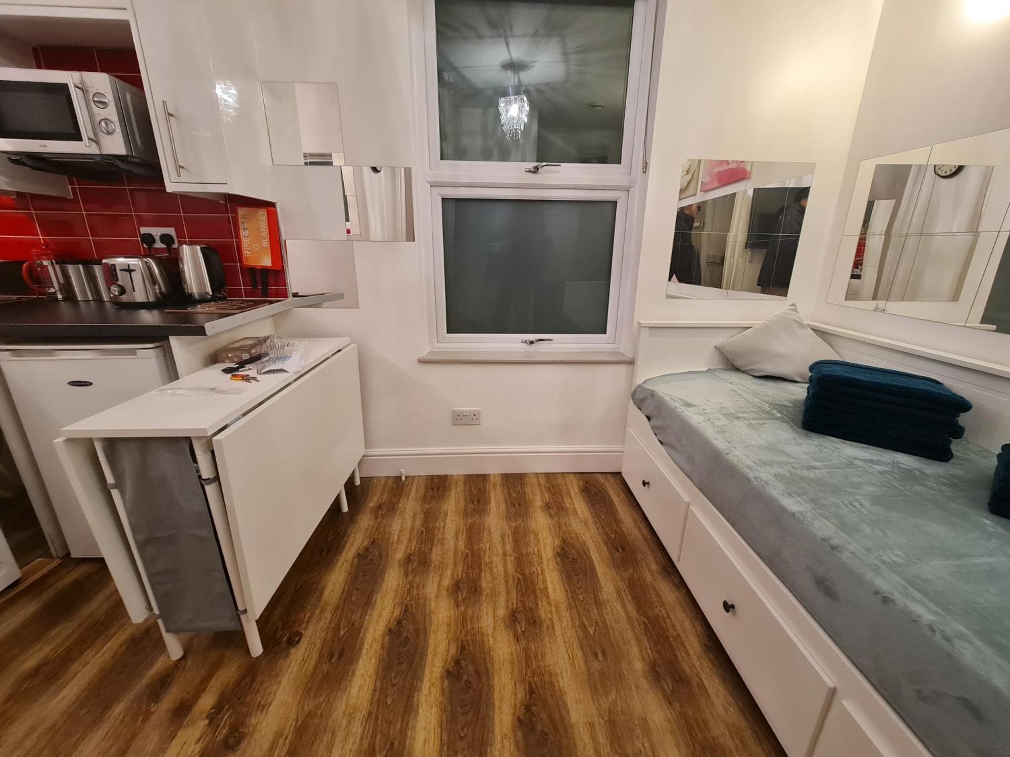 Apartment St 5 - Quiet Flat - 11 Mins Walk To Tube
