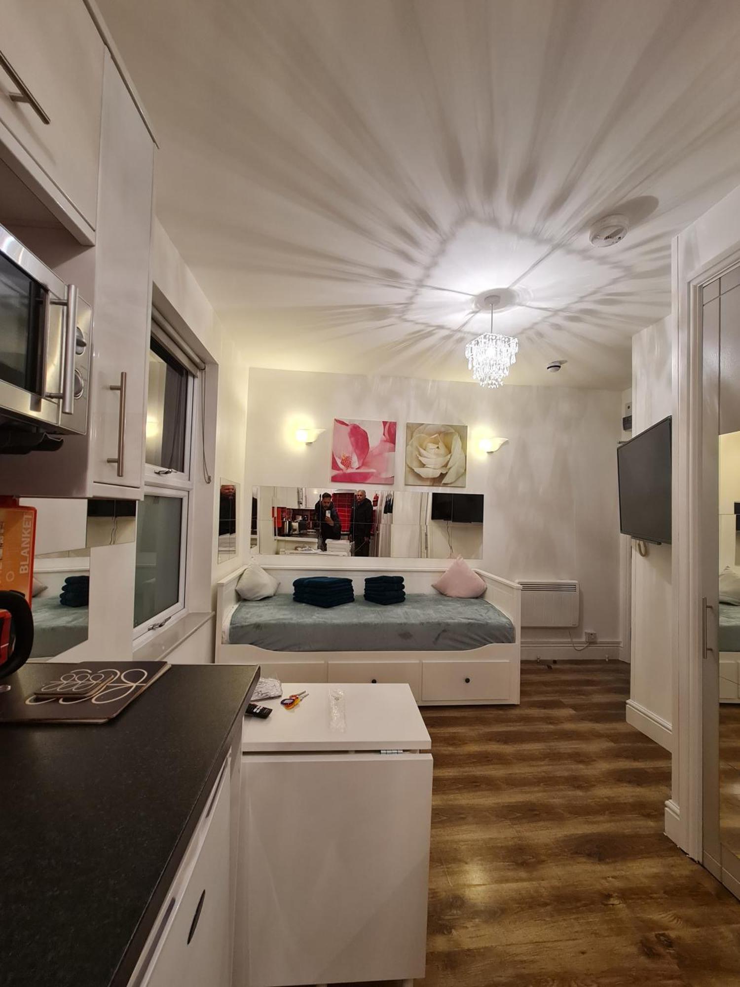 St 5 - Quiet Flat - 11 Mins Walk To Tube Apartment London