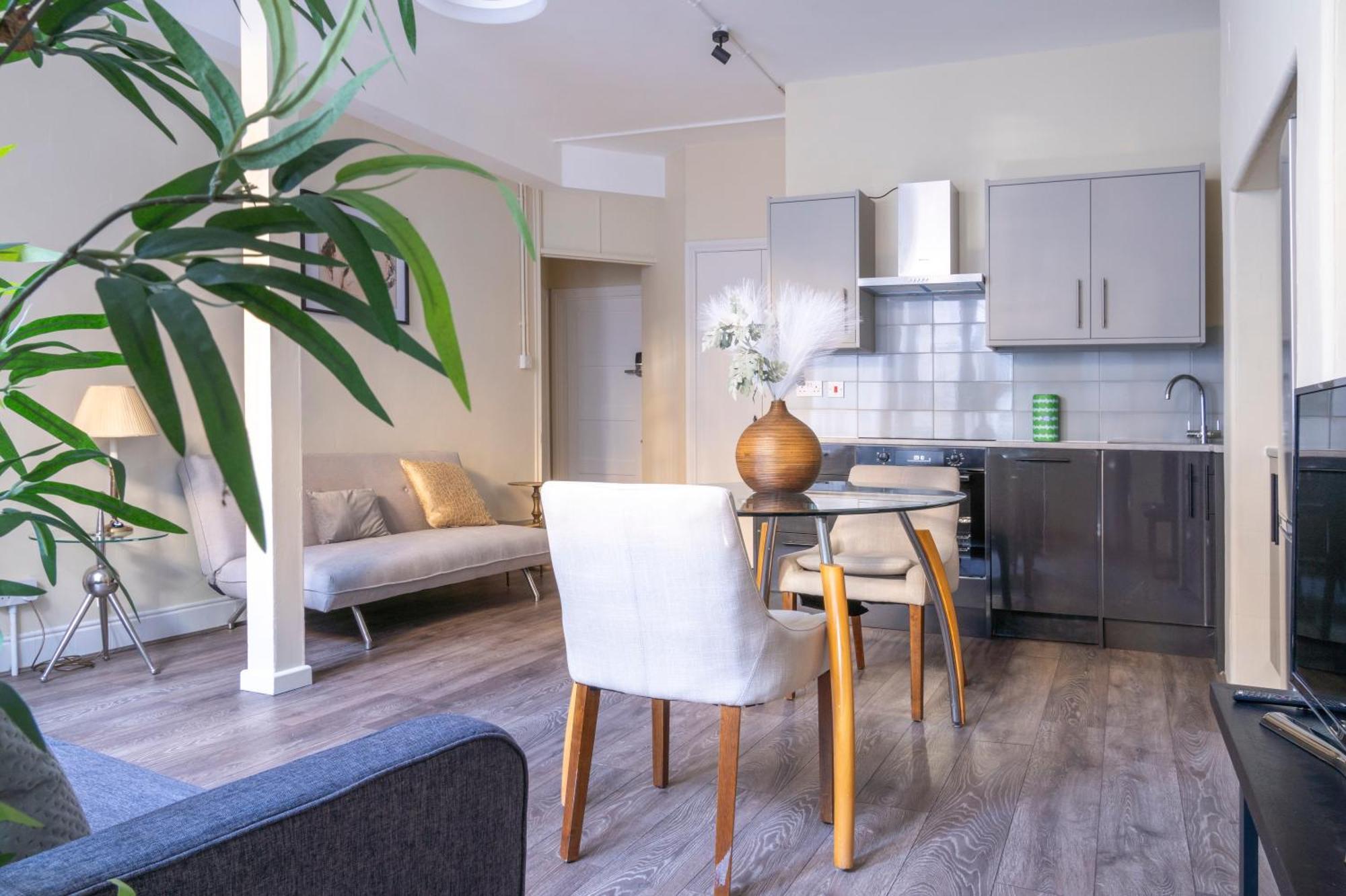 Apartment The Egerton - Luxury London