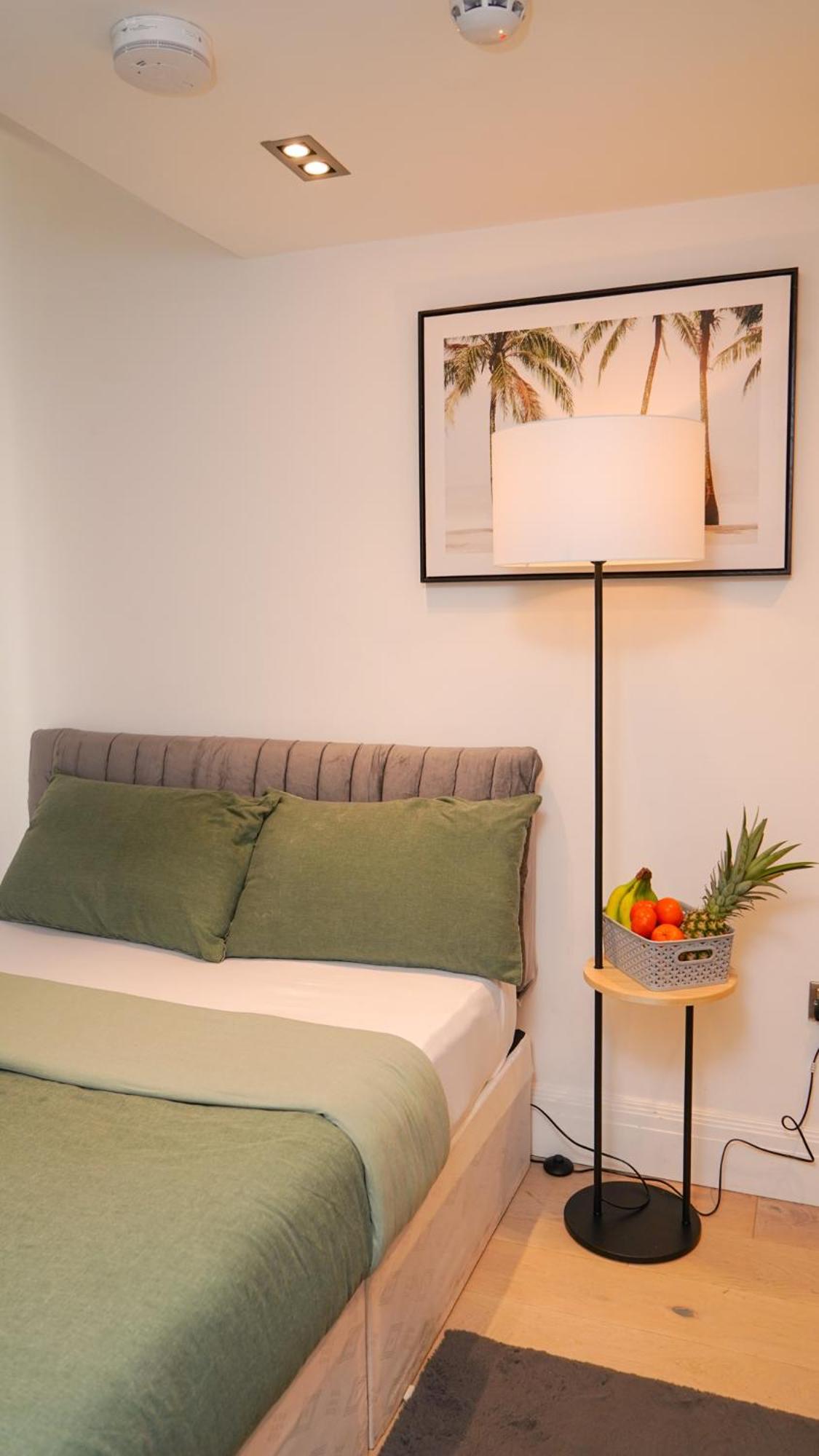 Apartment Prime 7 Mins Tube *