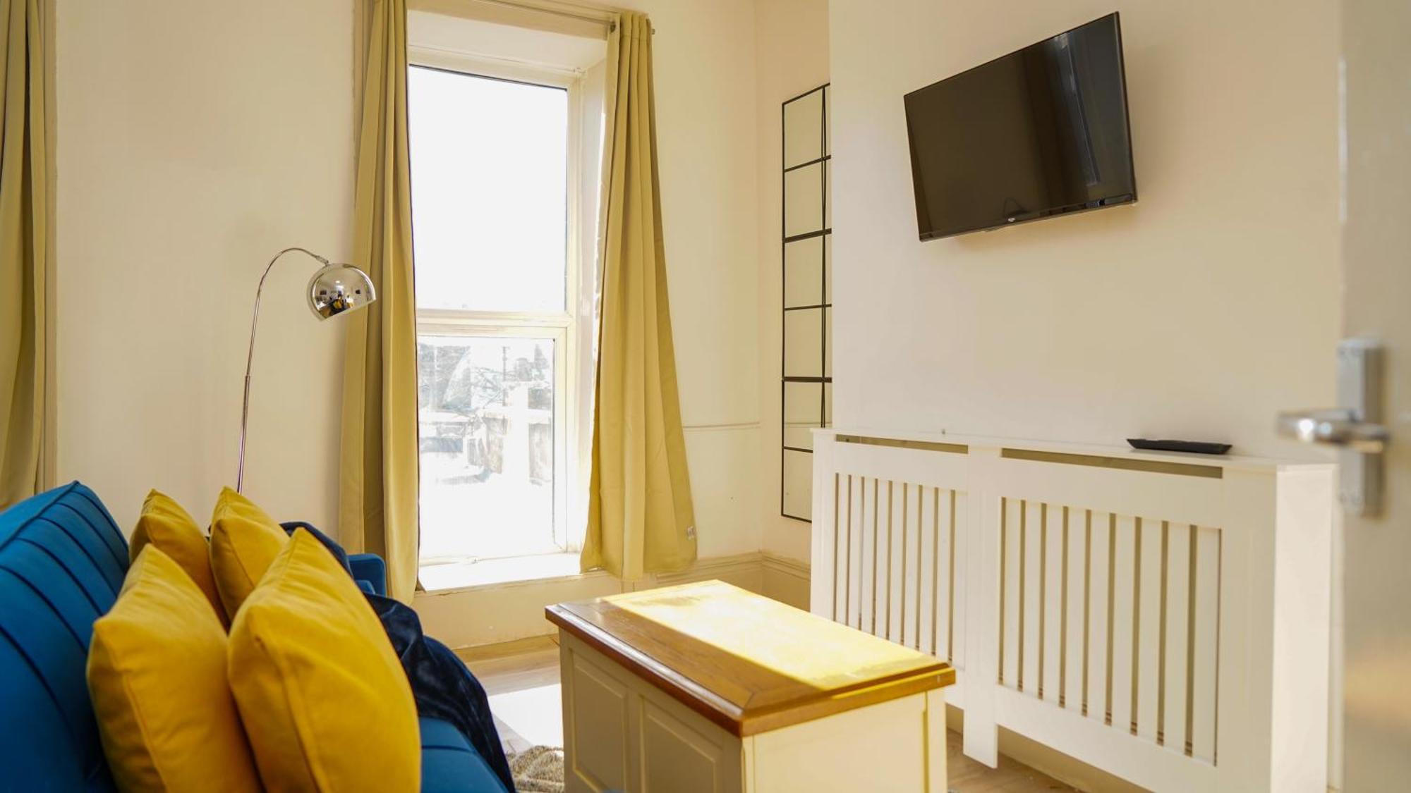 Apartment Charming Retreat London