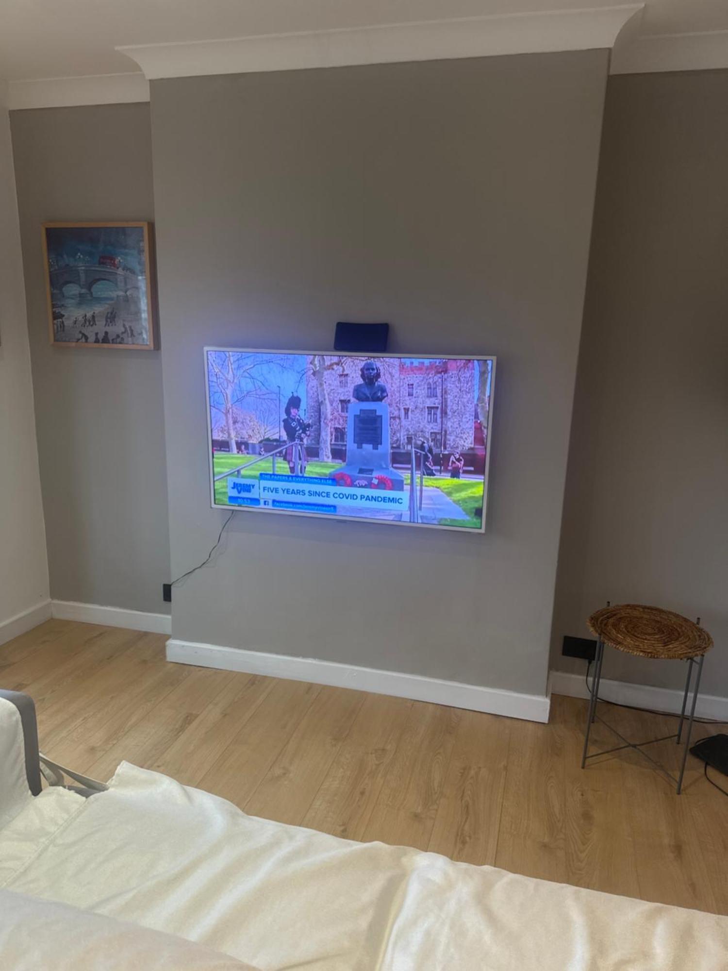 Apartment Newly Refurbished Two Bedrooms Flat *