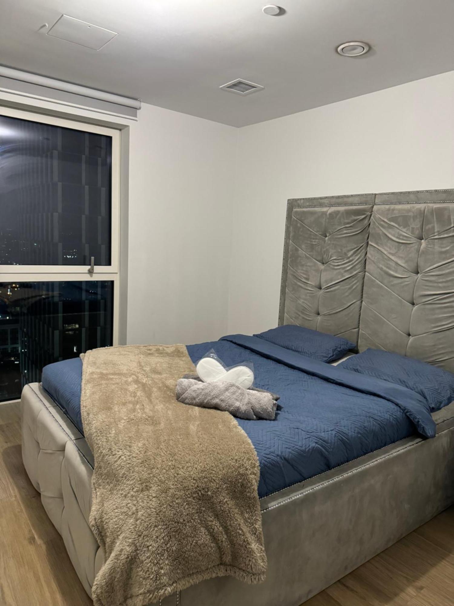 Appartement Luxury Canary Wharf Apt- Skyline Views & Balcony Londen
