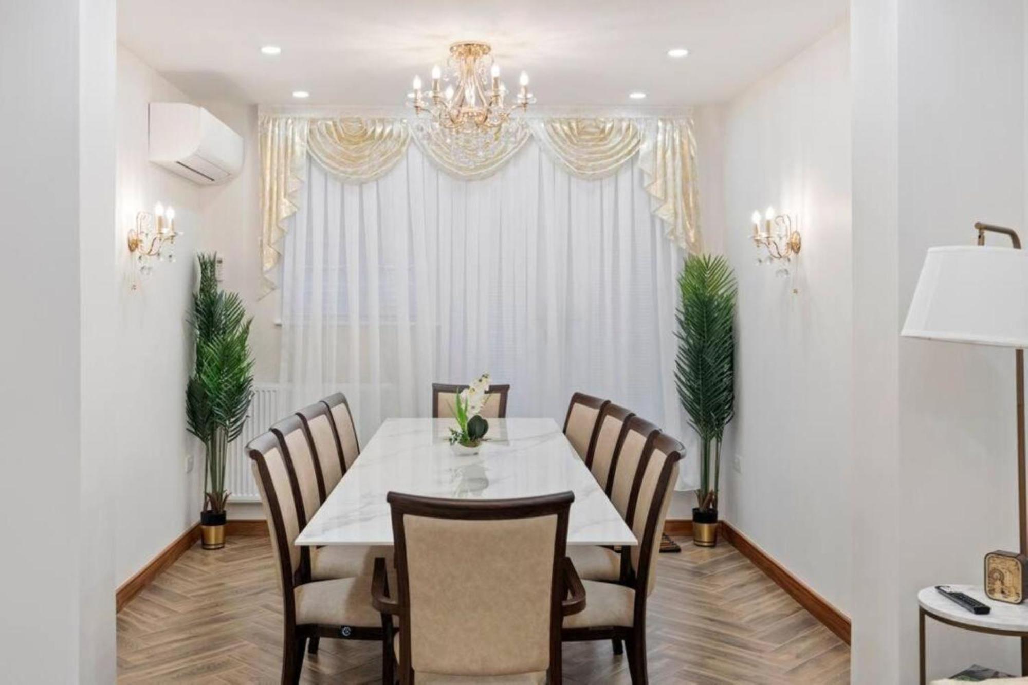 Metro Majesty 5-bedroom Gem In South Tottenham Leilighet *