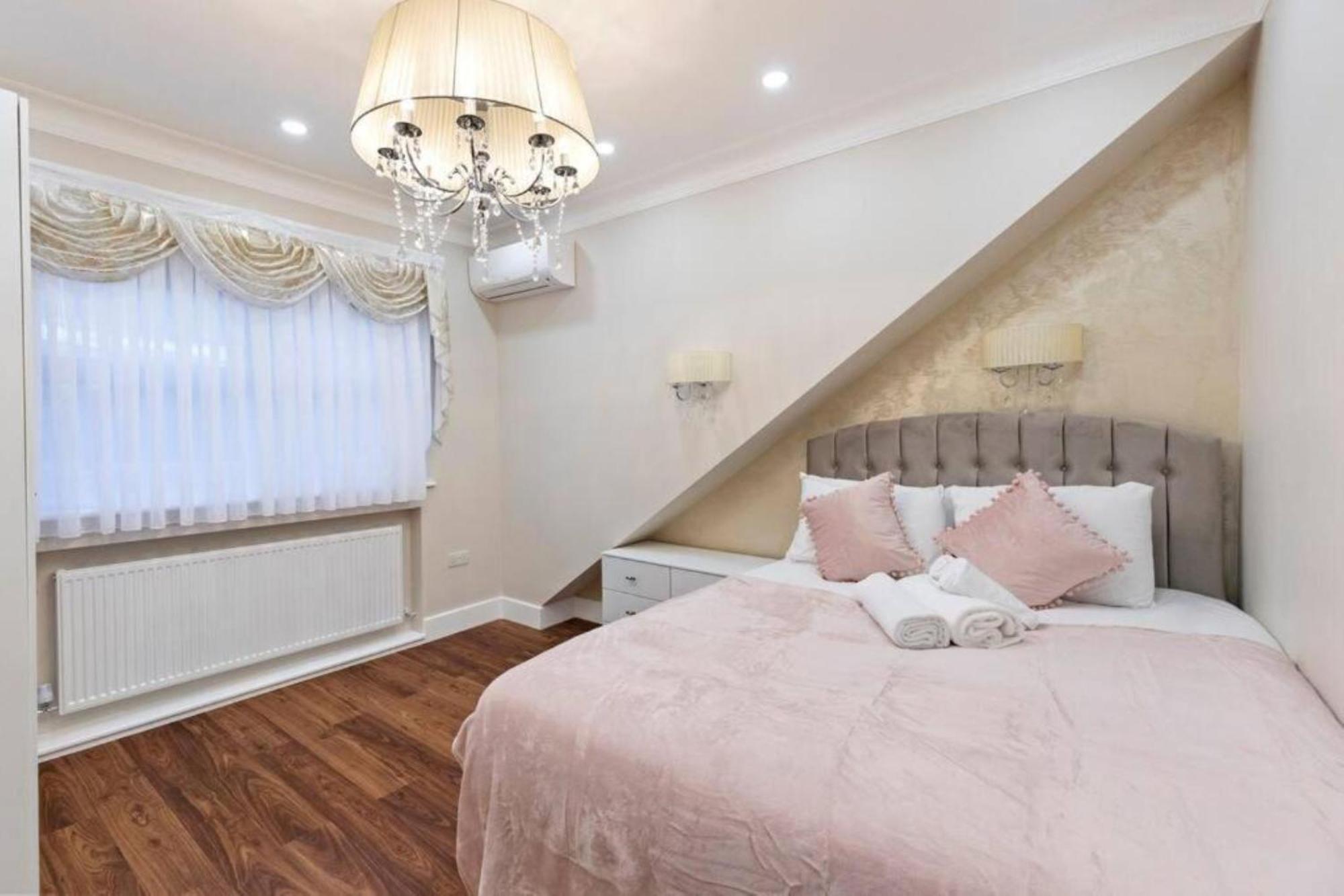 Leilighet Metro Majesty 5-bedroom Gem In South Tottenham London