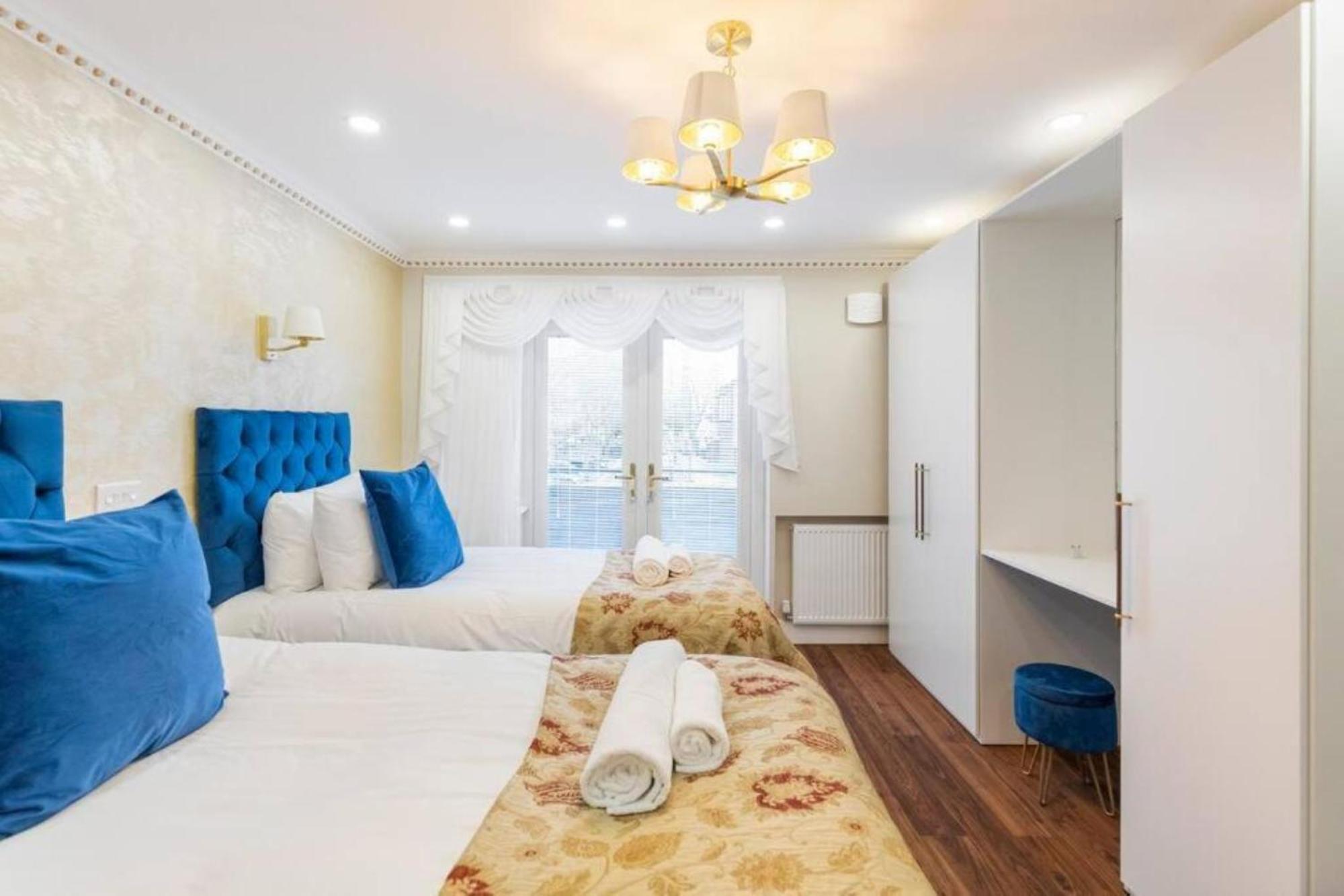 Metro Majesty 5-bedroom Gem In South Tottenham Leilighet *