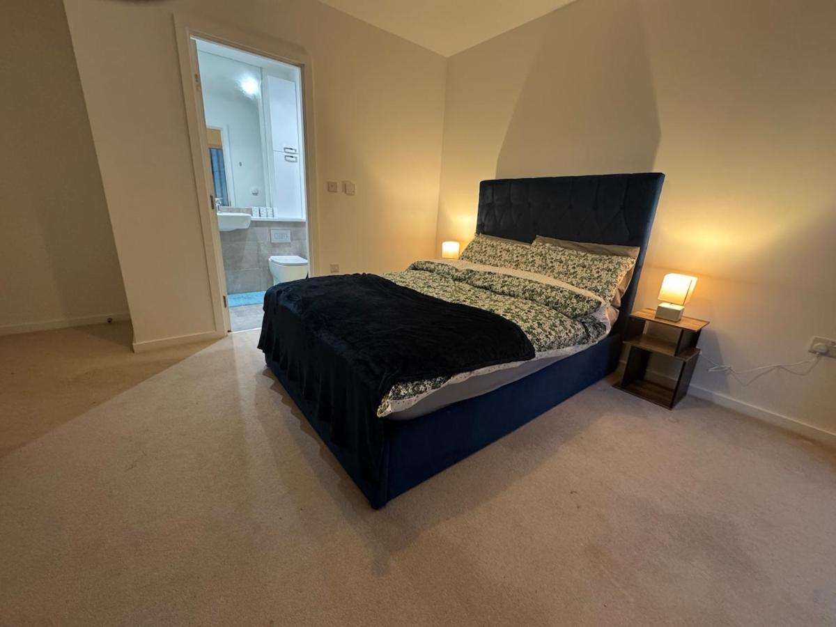 Apartment Luxury Effra Gardens, Canning Town 6 3bdr 2bth *