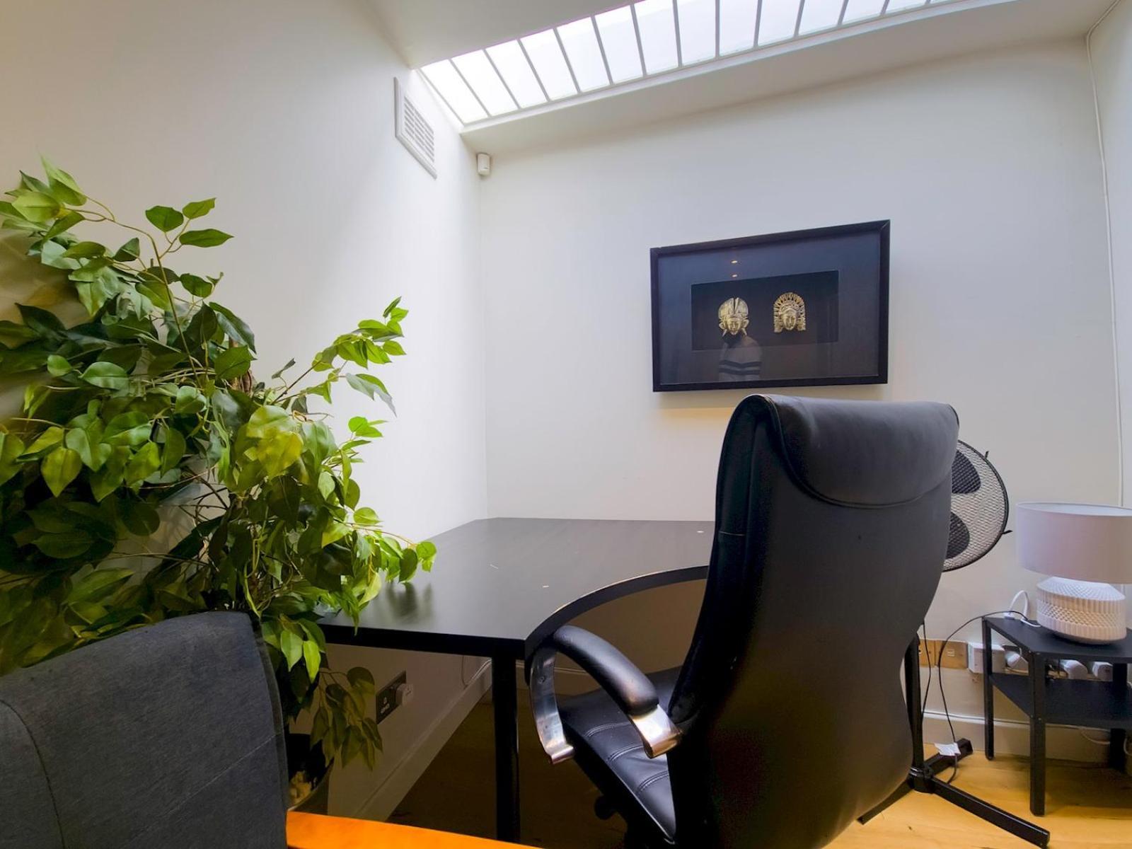 Spacious With Conservatory Dining Ptk * Londen