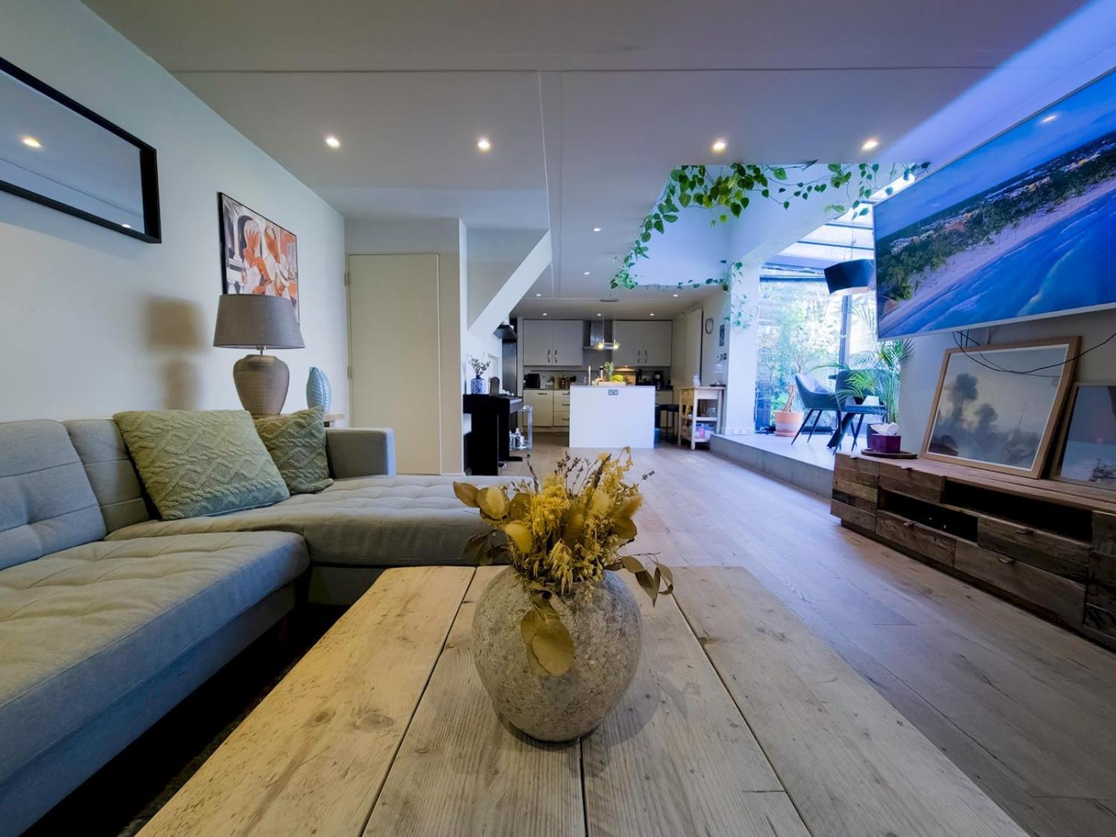Spacious With Conservatory Dining Ptk * Londen