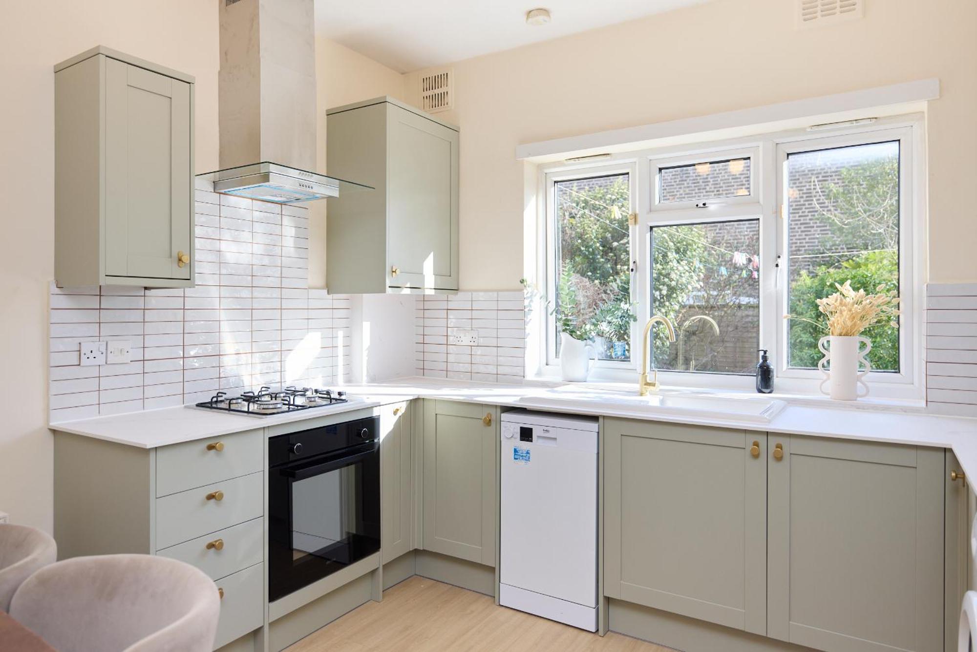 The Harlesden Retreat - Stunning 1bdr With Garden Apartment *