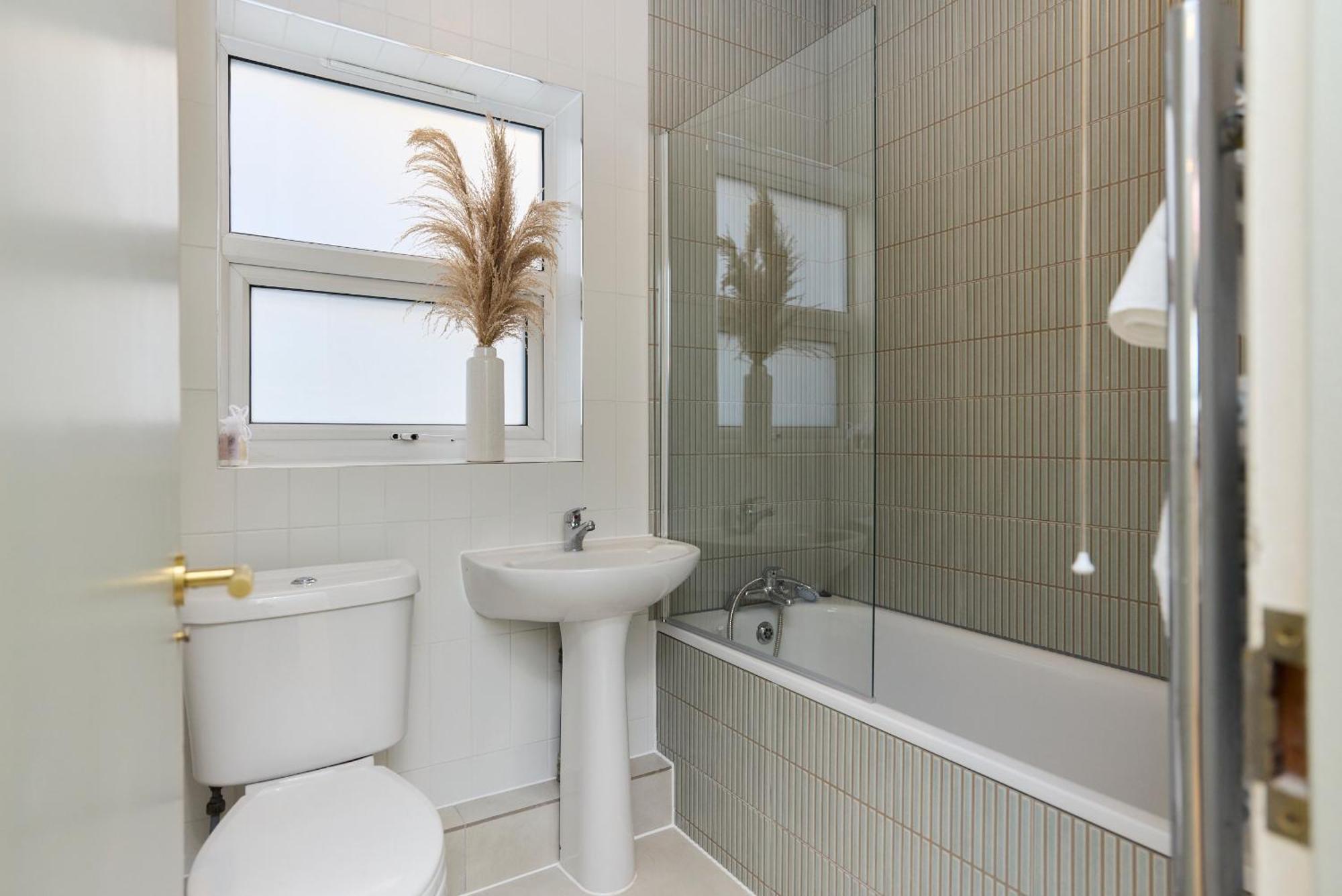 The Harlesden Retreat - Stunning 1bdr With Garden Apartment London