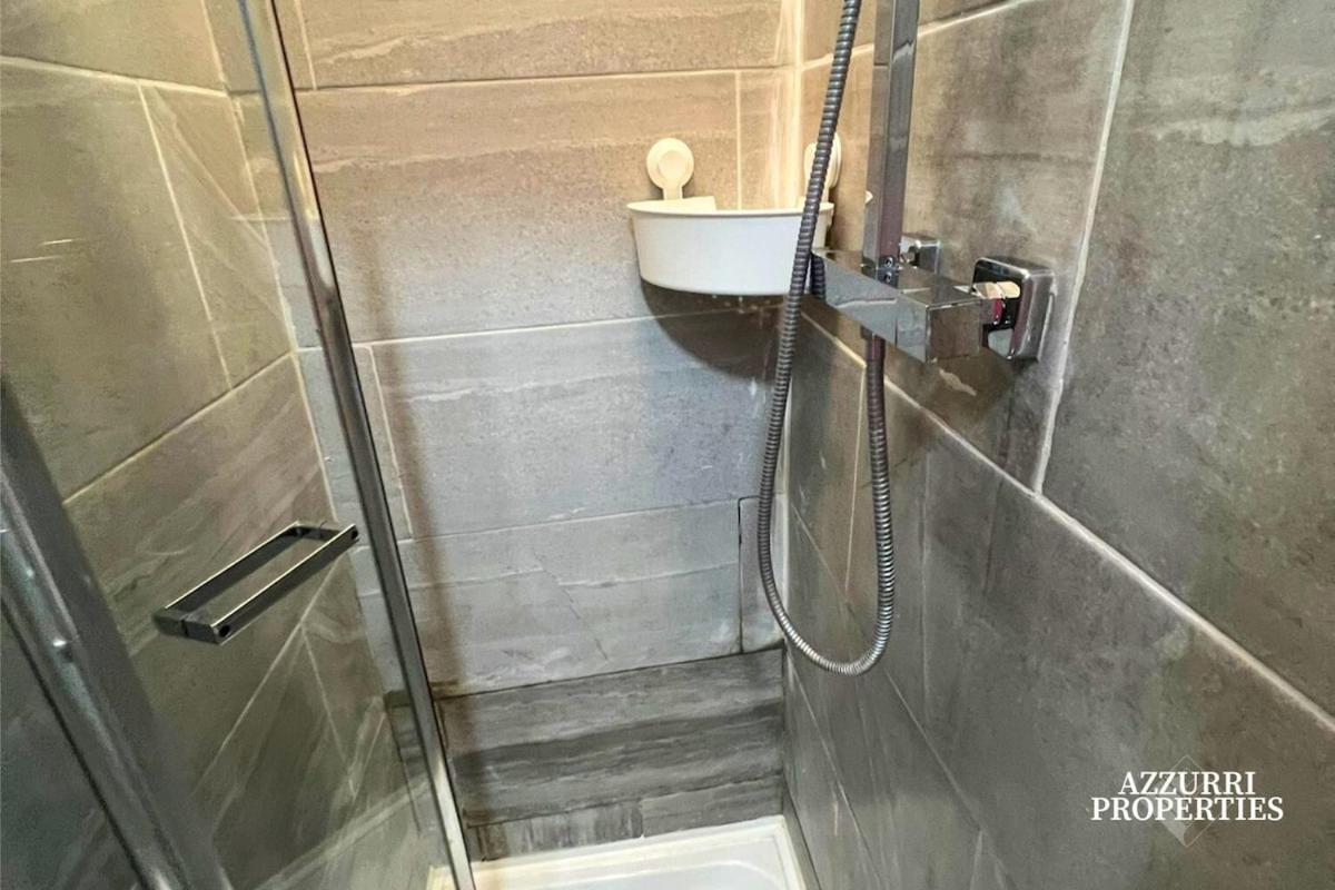 Monthly Near Canning Town Station *