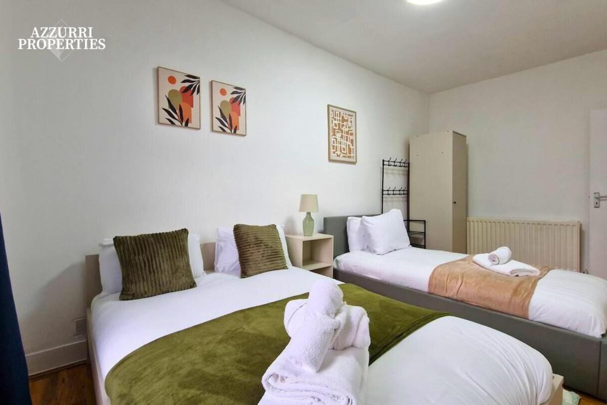 Monthly Near Canning Town Station *