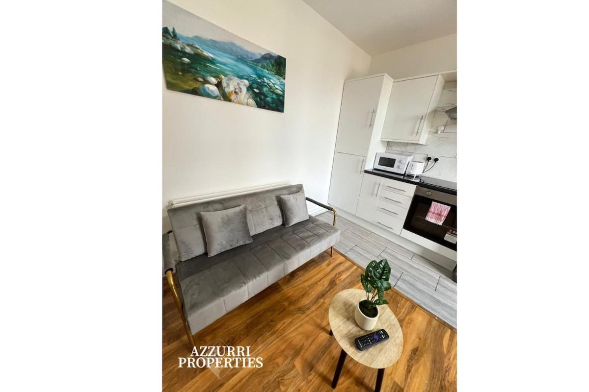 Monthly Near Canning Town Station Apartment