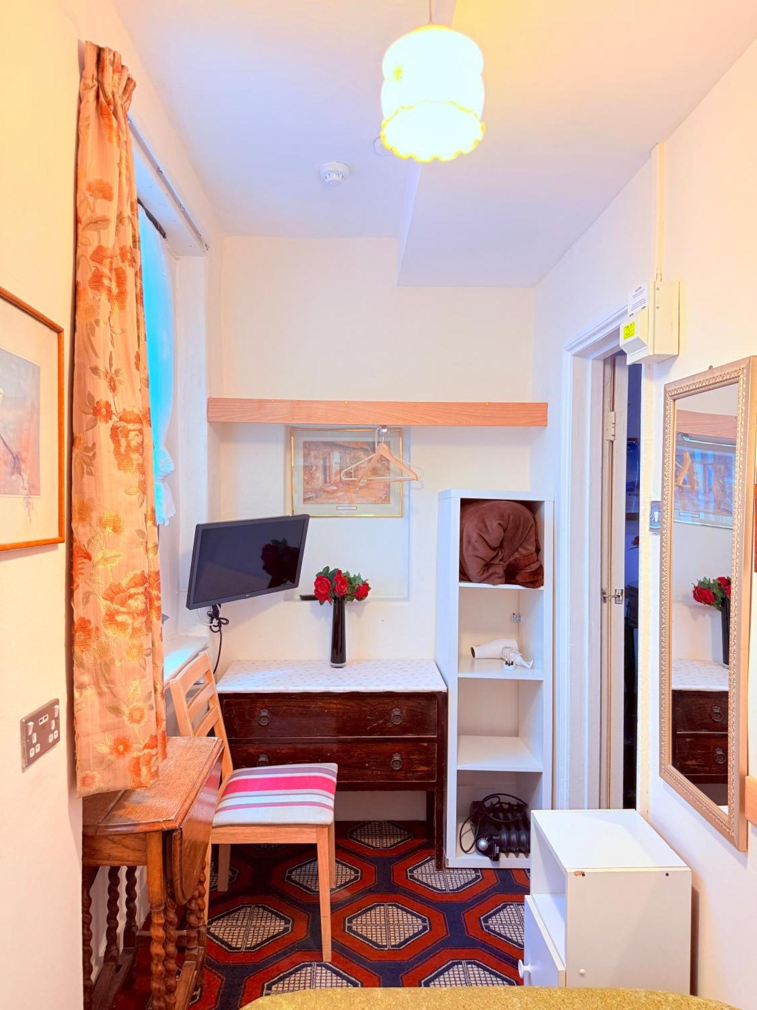 Albro House Hotel 2*