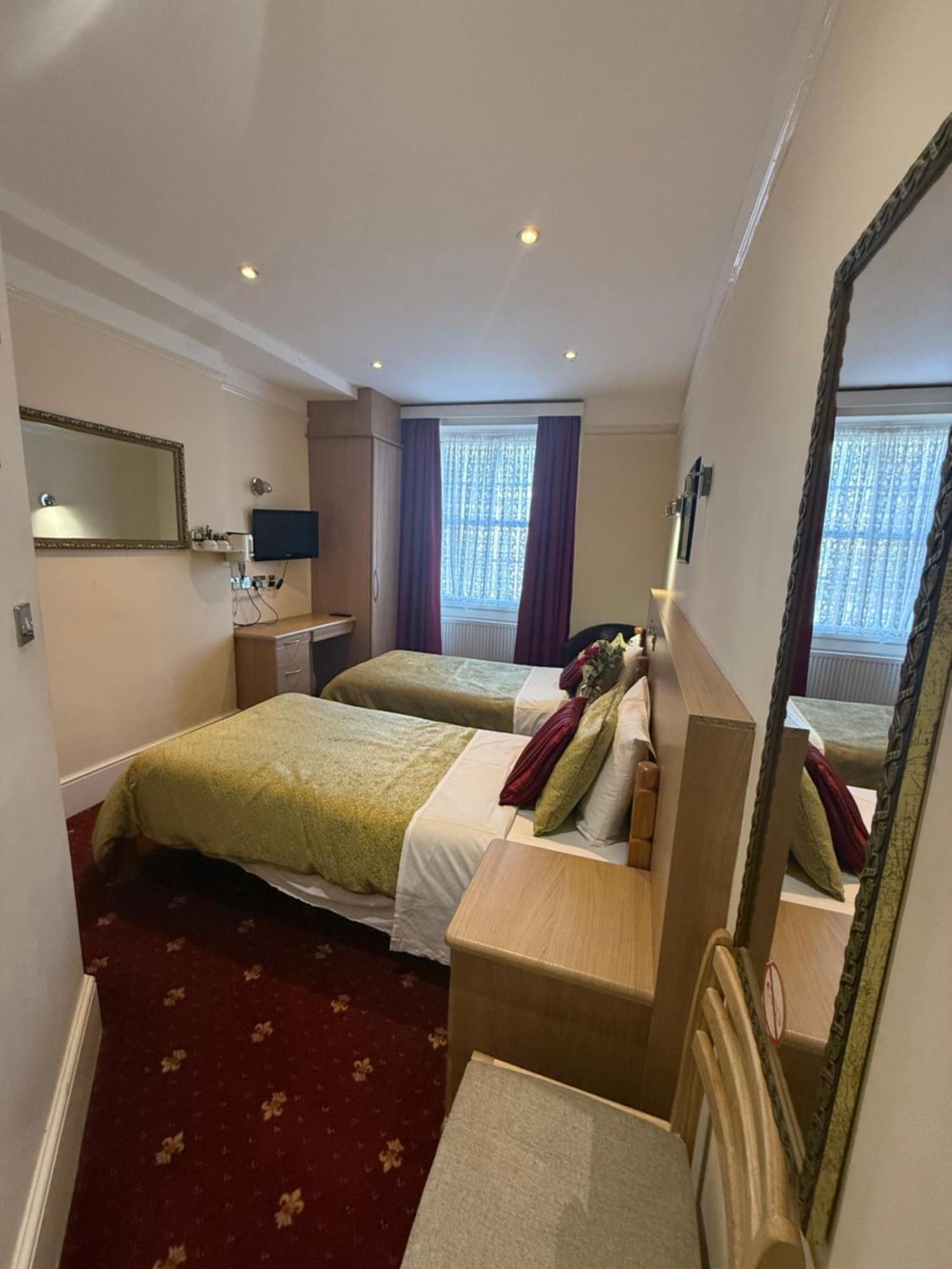 Albro House Hotel 2*