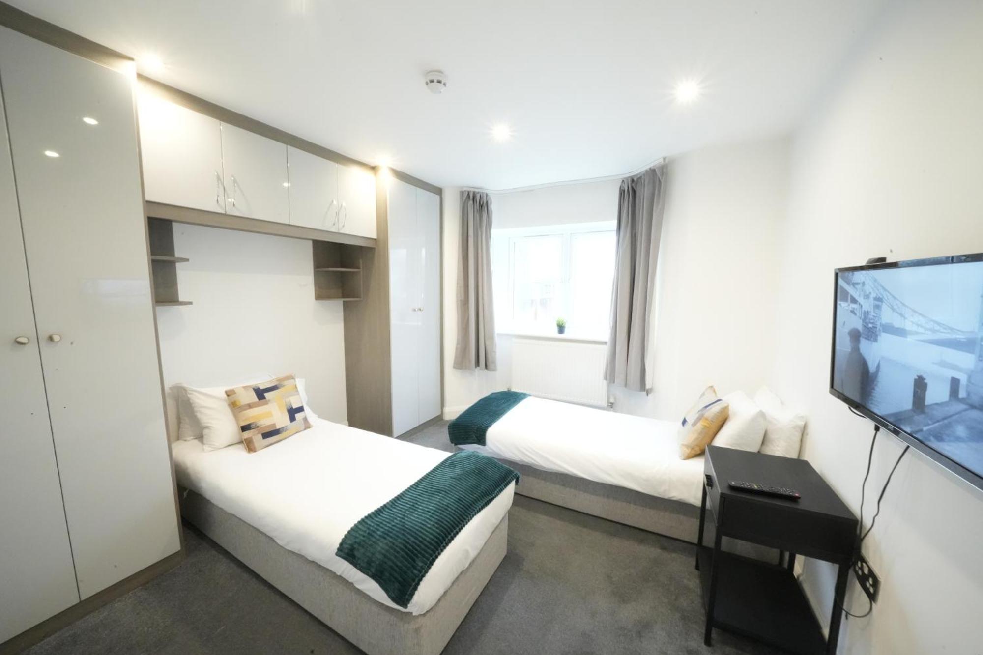 Apartment Hatton Apartments: Airport-adjacent With Free Parking And Underground Access London