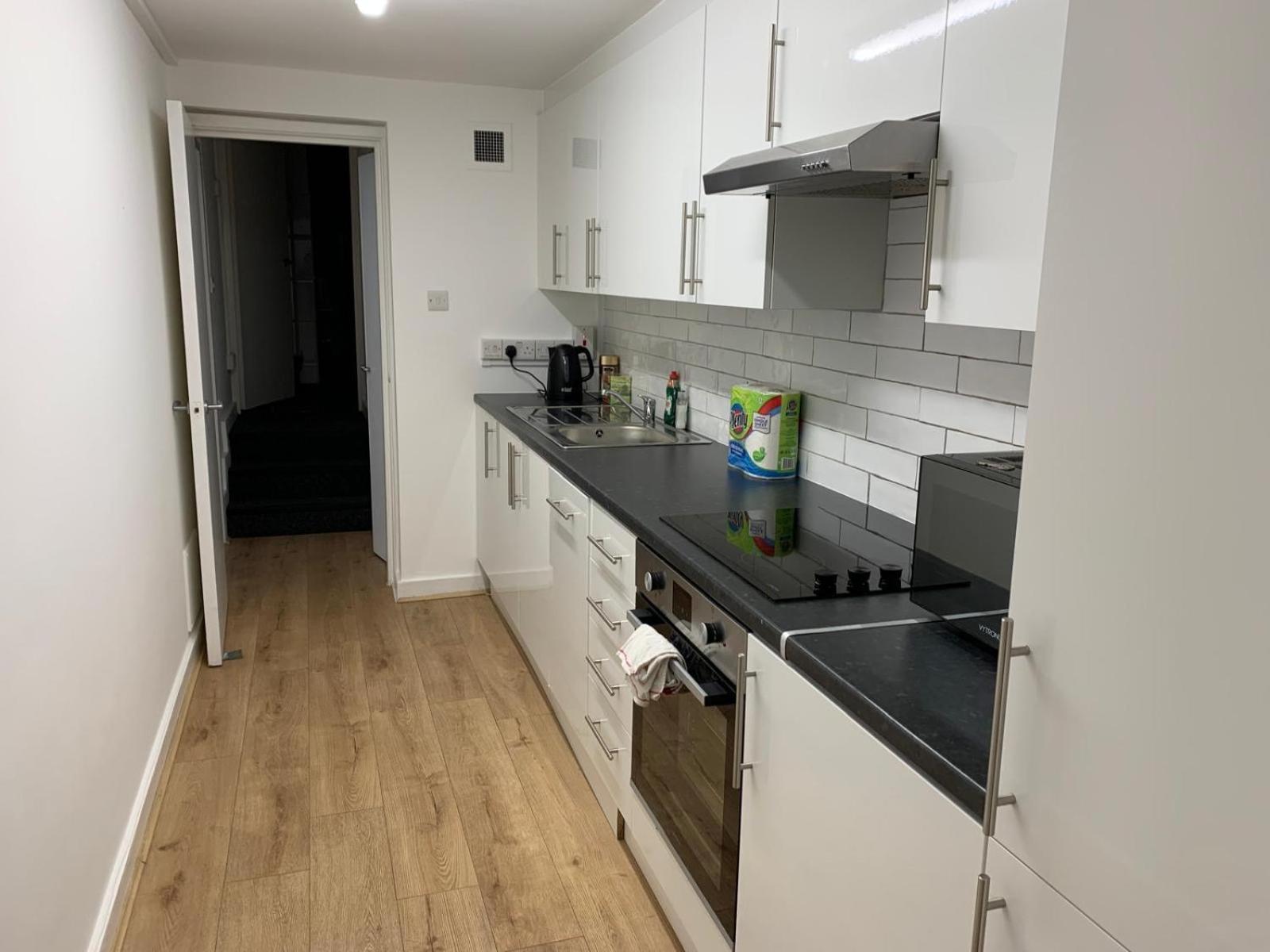 Mayfair Modern 2 Bed * London