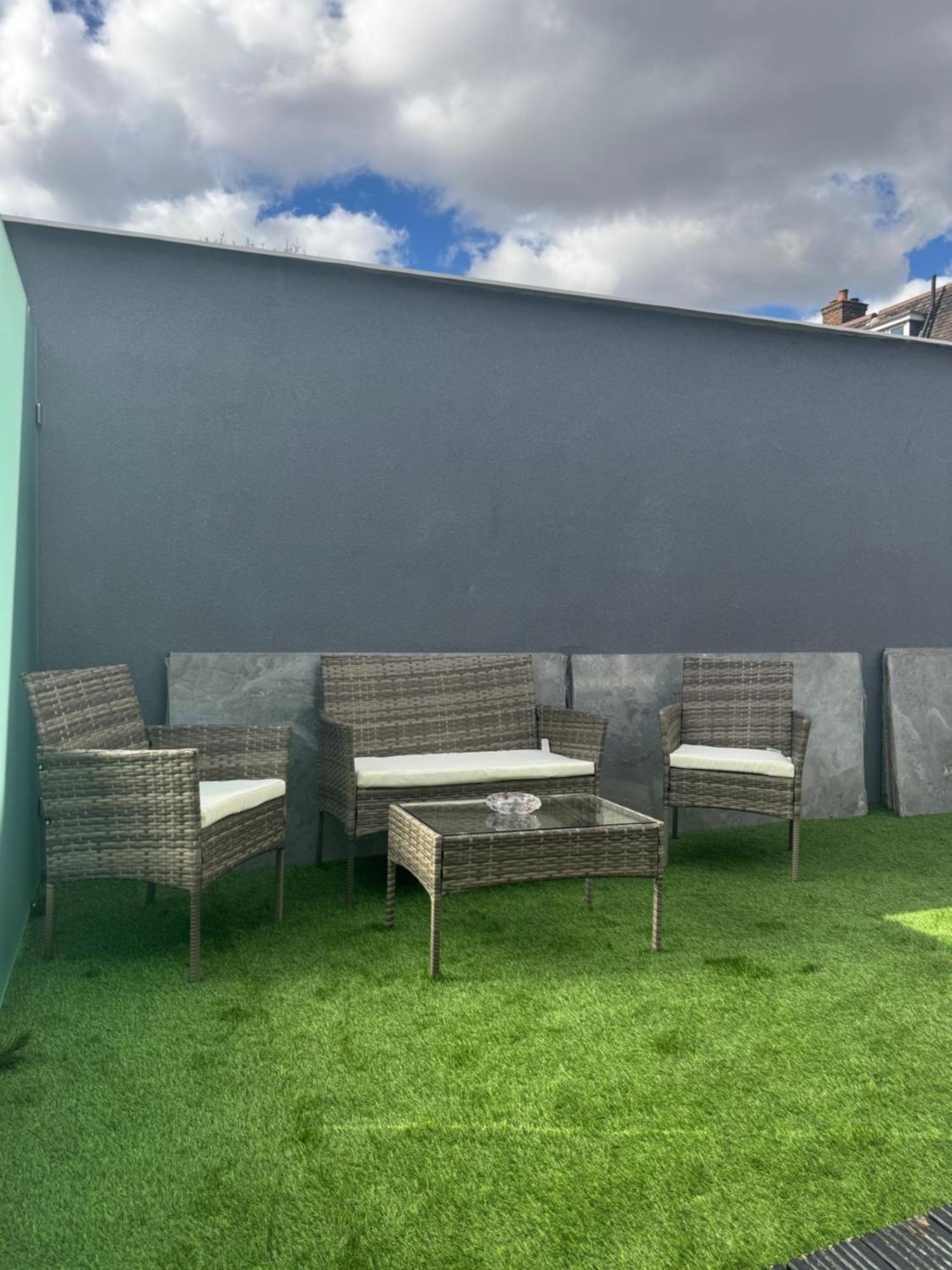 Apartamento Newly Built Modern House With Free Parking Londres