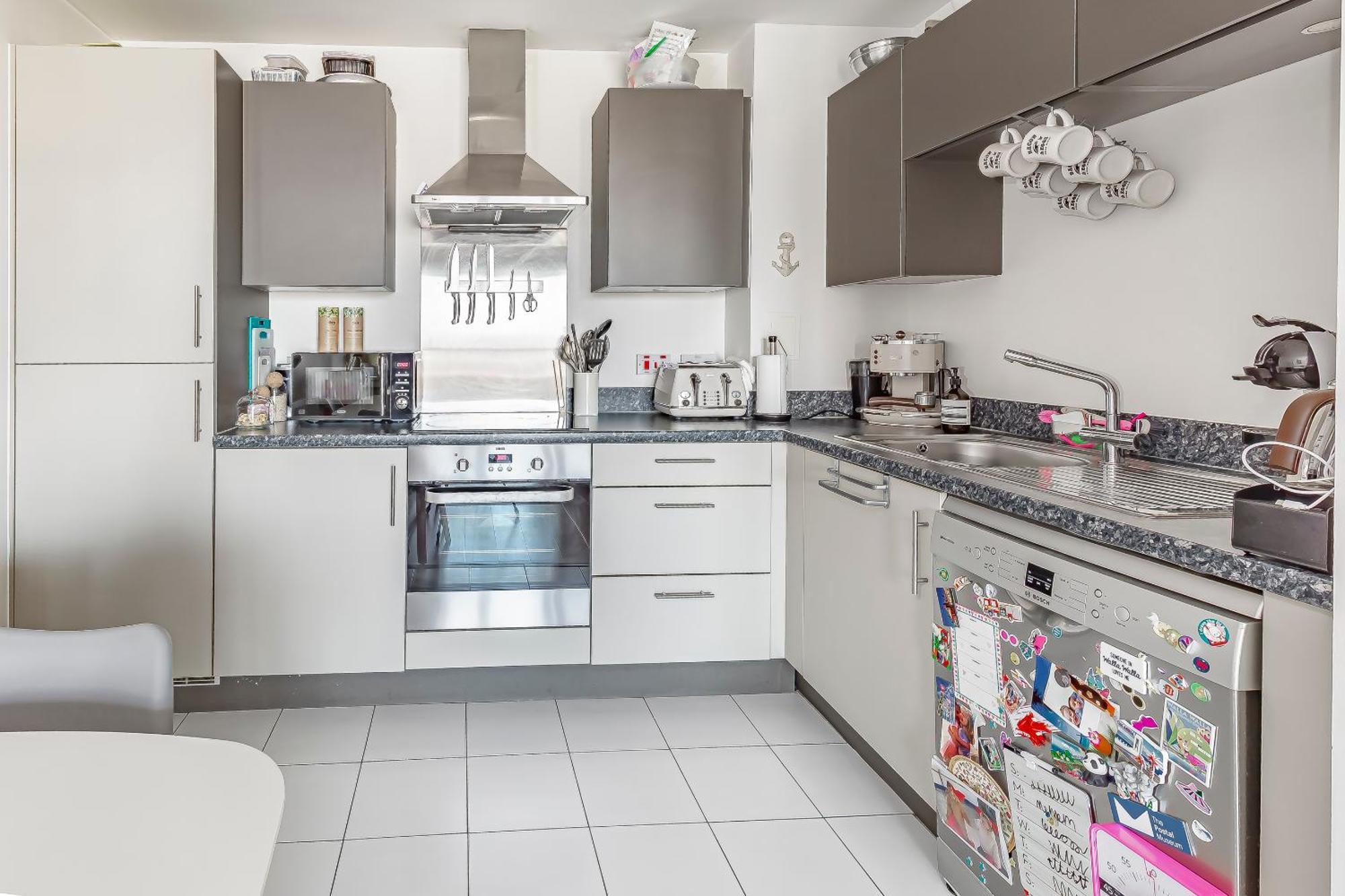 Charming 2 Bedrooms At Langdon Park Dlr Apartment *